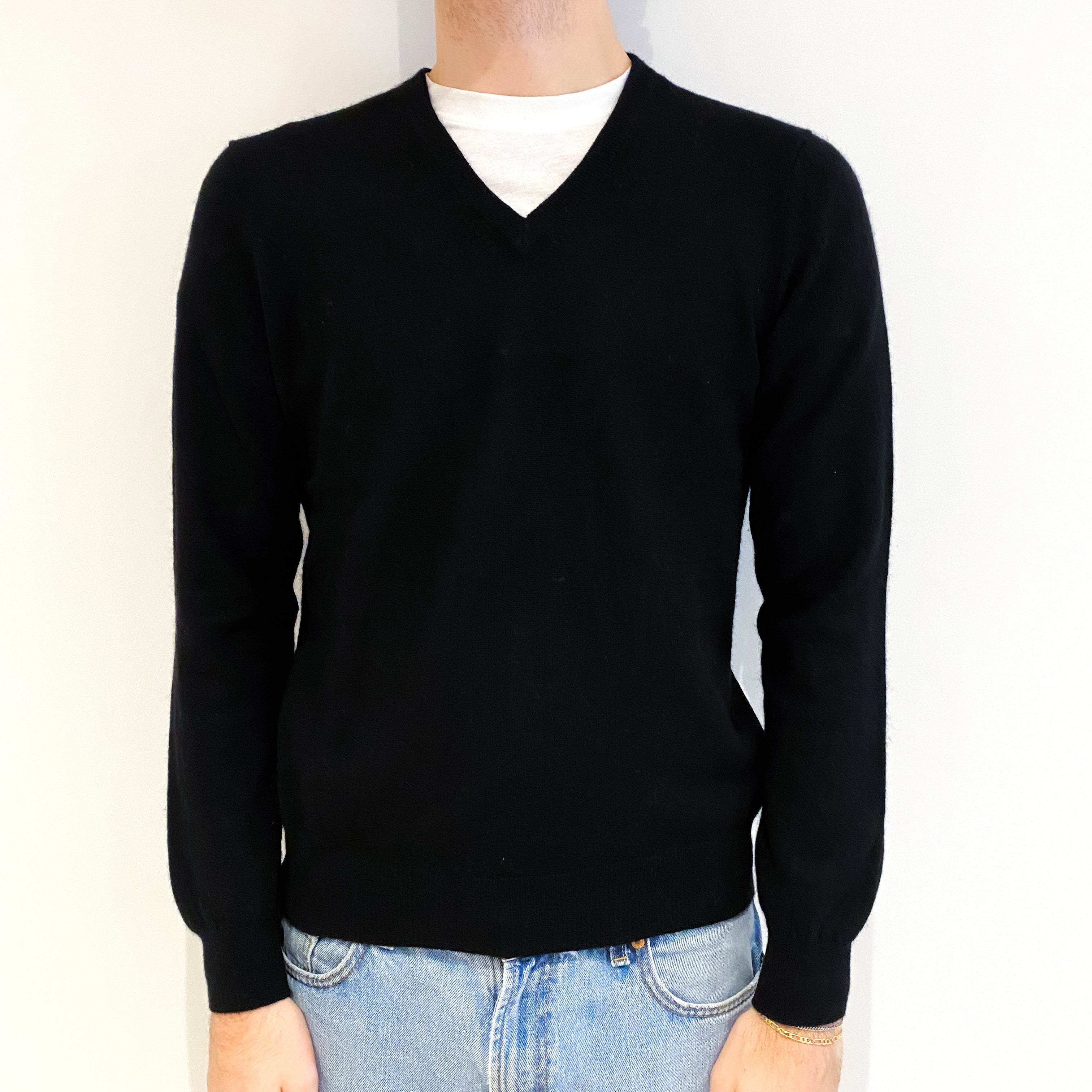 Men's Black Cashmere V Neck Jumper Medium