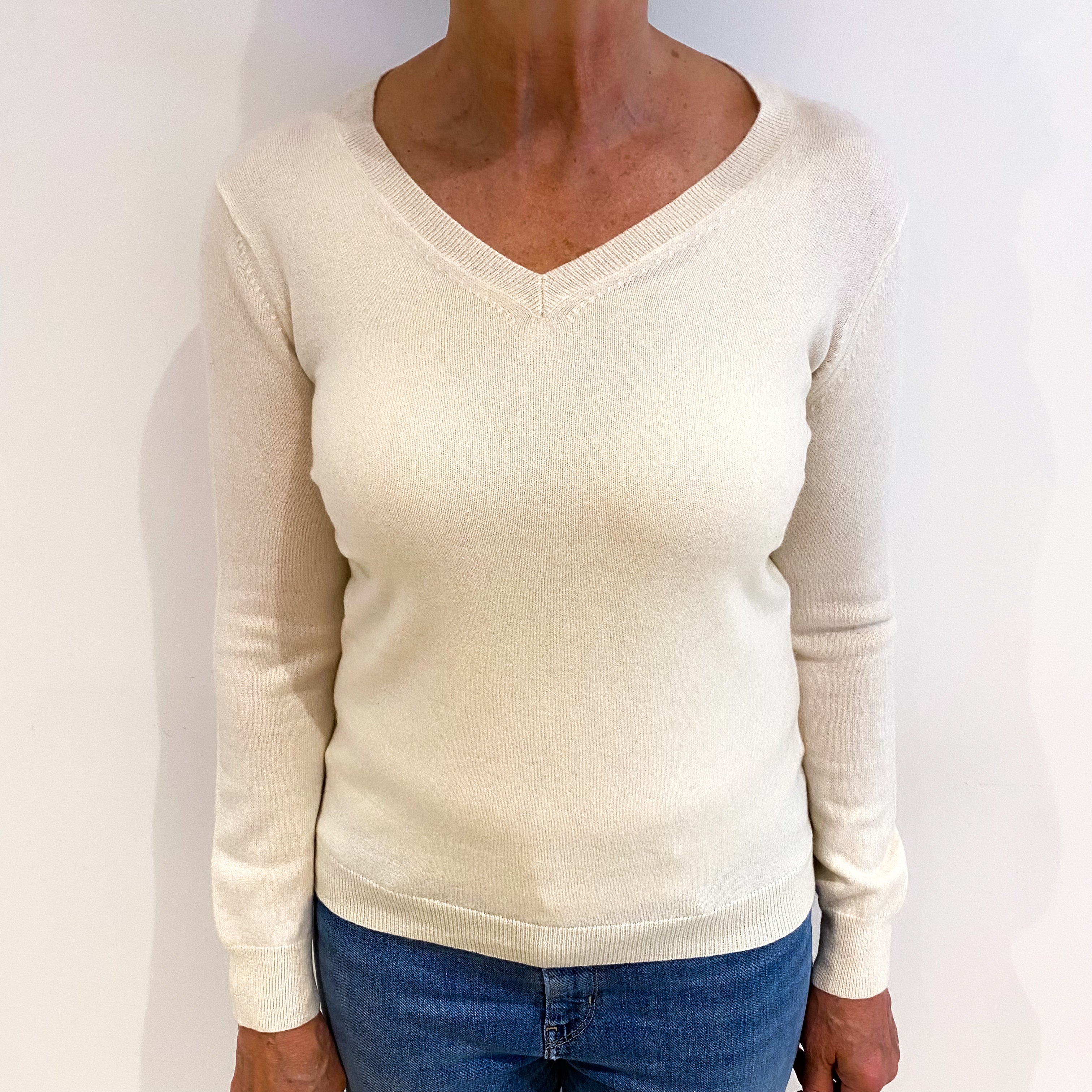 Vanilla Cream Cashmere V Neck Jumper Medium