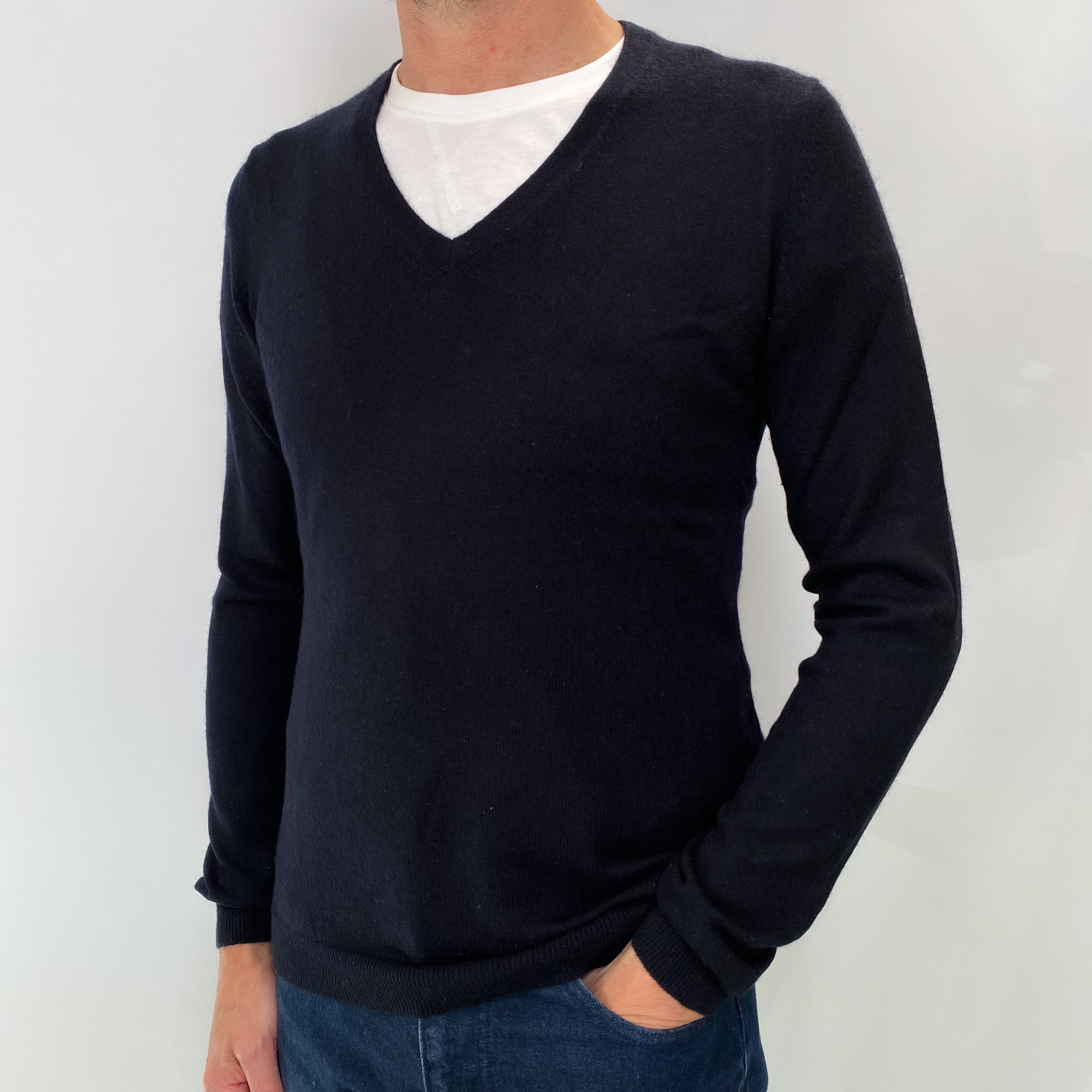 Dark Navy Men's Cashmere V Neck Jumper Small