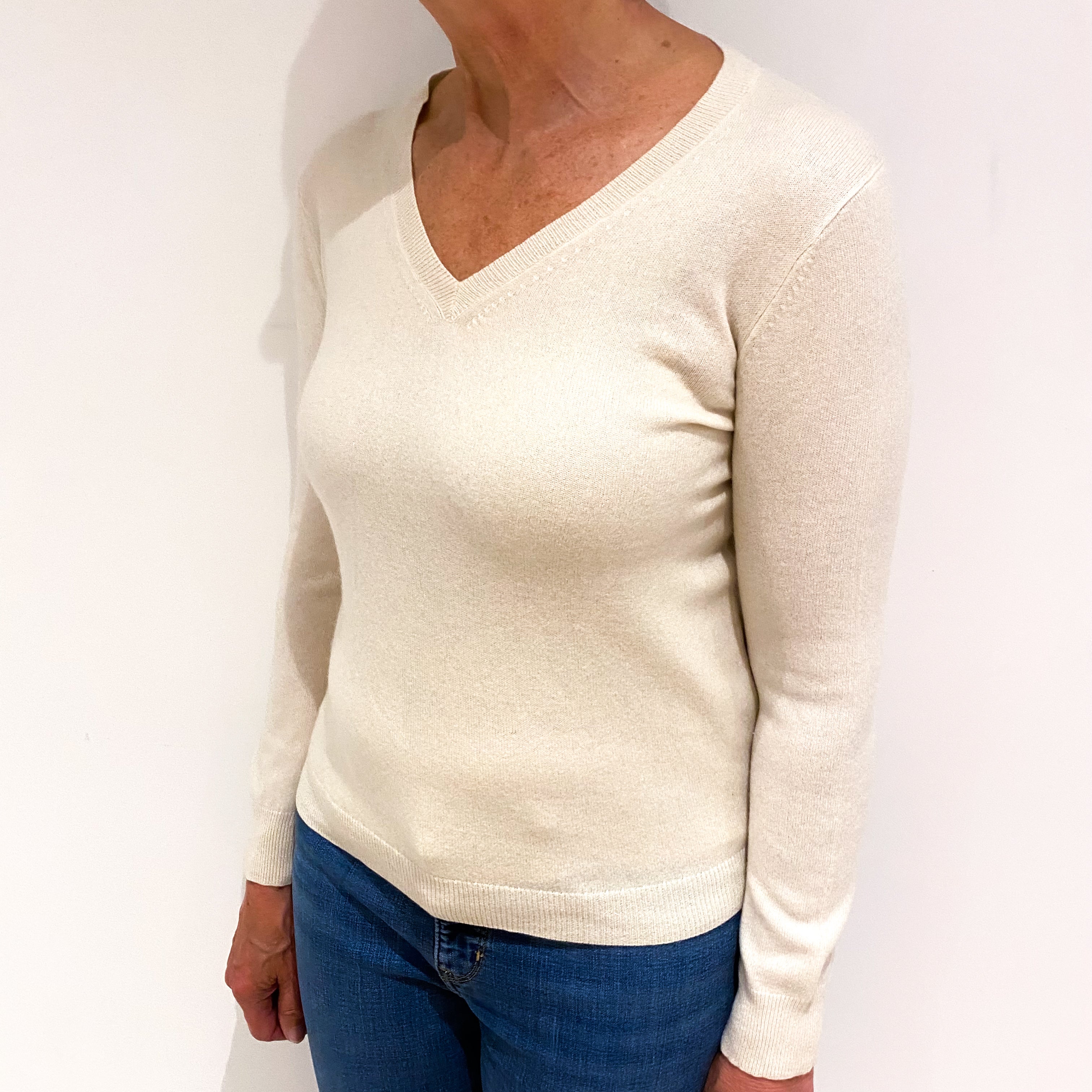 Vanilla Cream Cashmere V Neck Jumper Medium