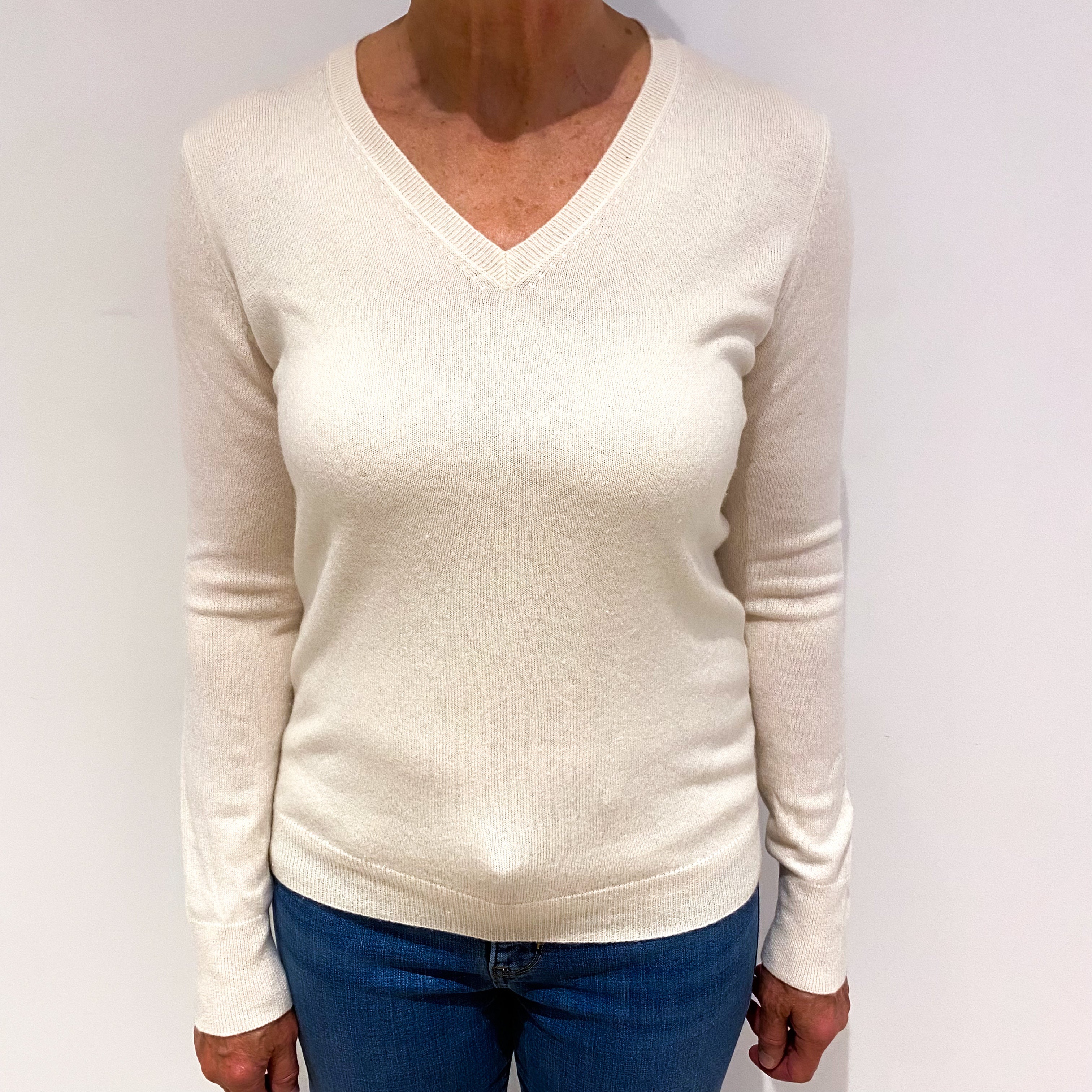 Vanilla Cream Cashmere V Neck Jumper Medium