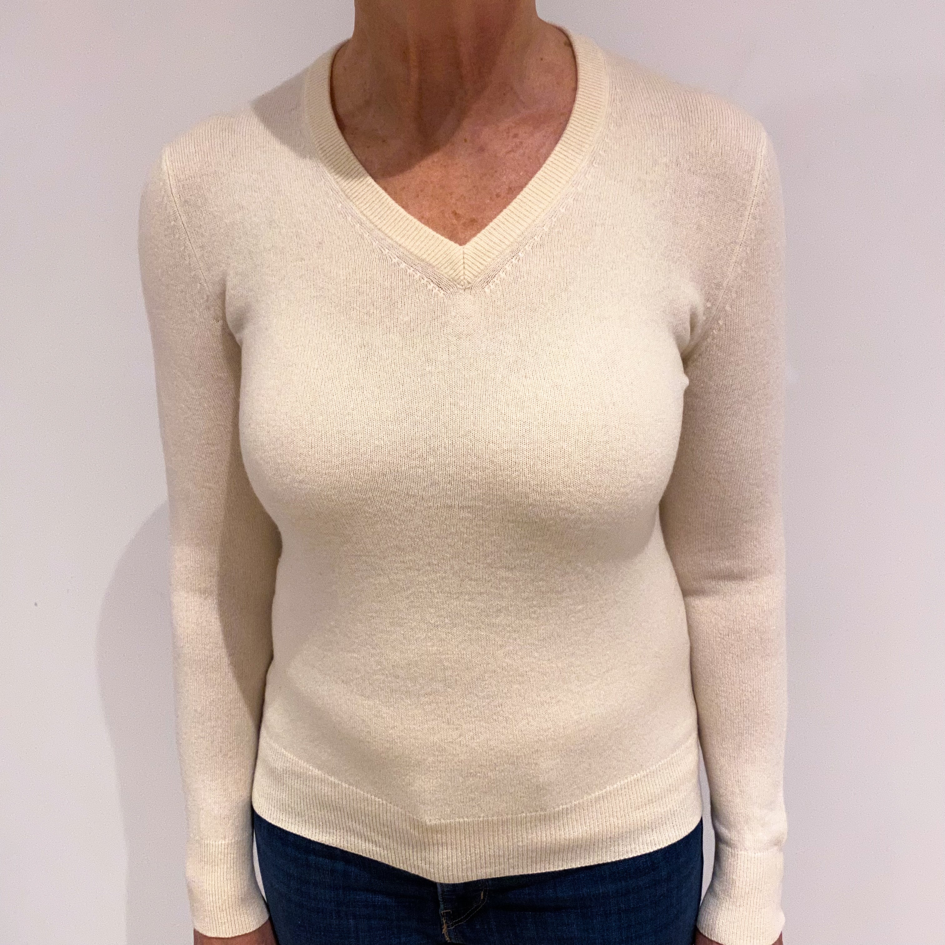 Vanilla Cream Cashmere V Neck Jumper Medium