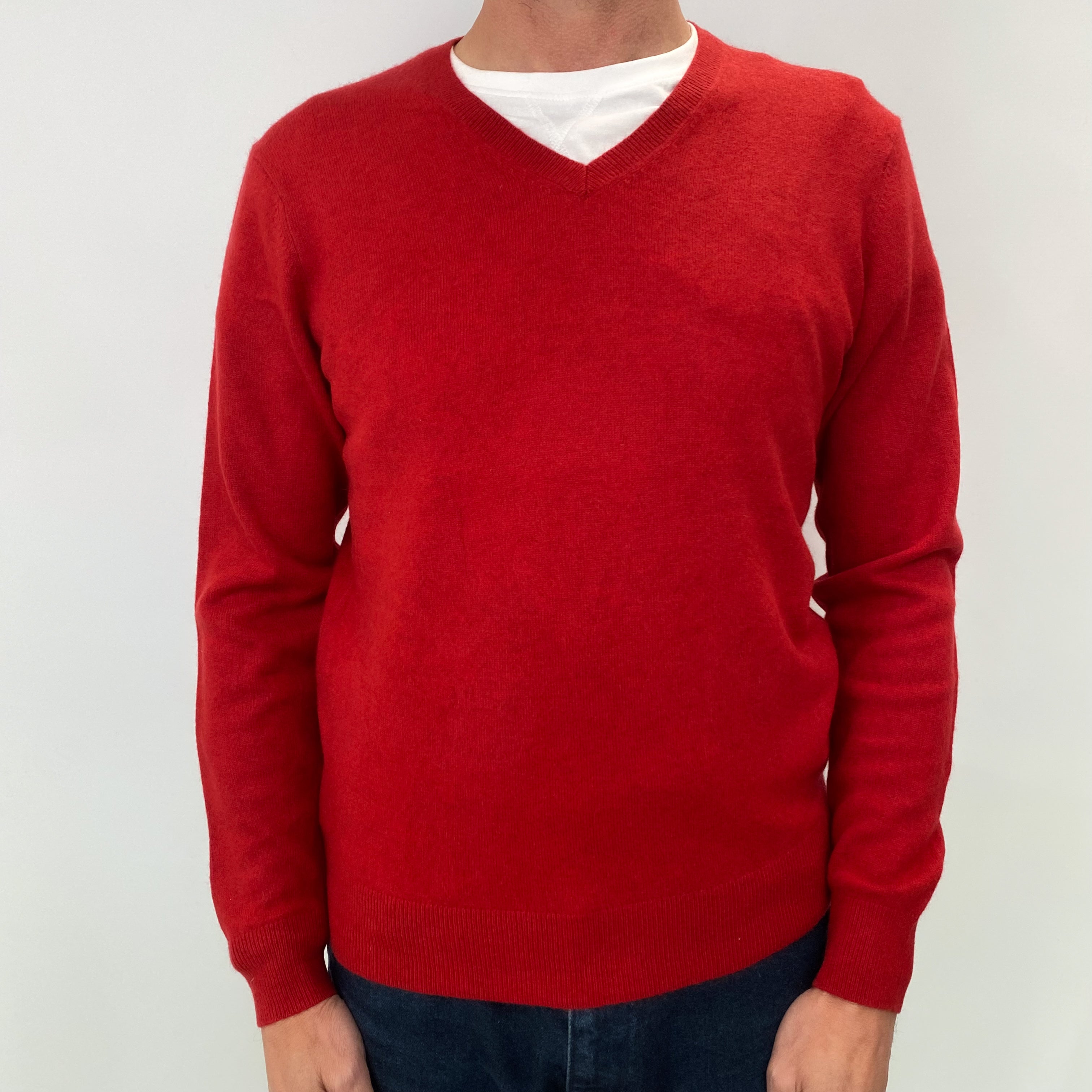 Scarlet Red Men's Cashmere V Neck Jumper Small