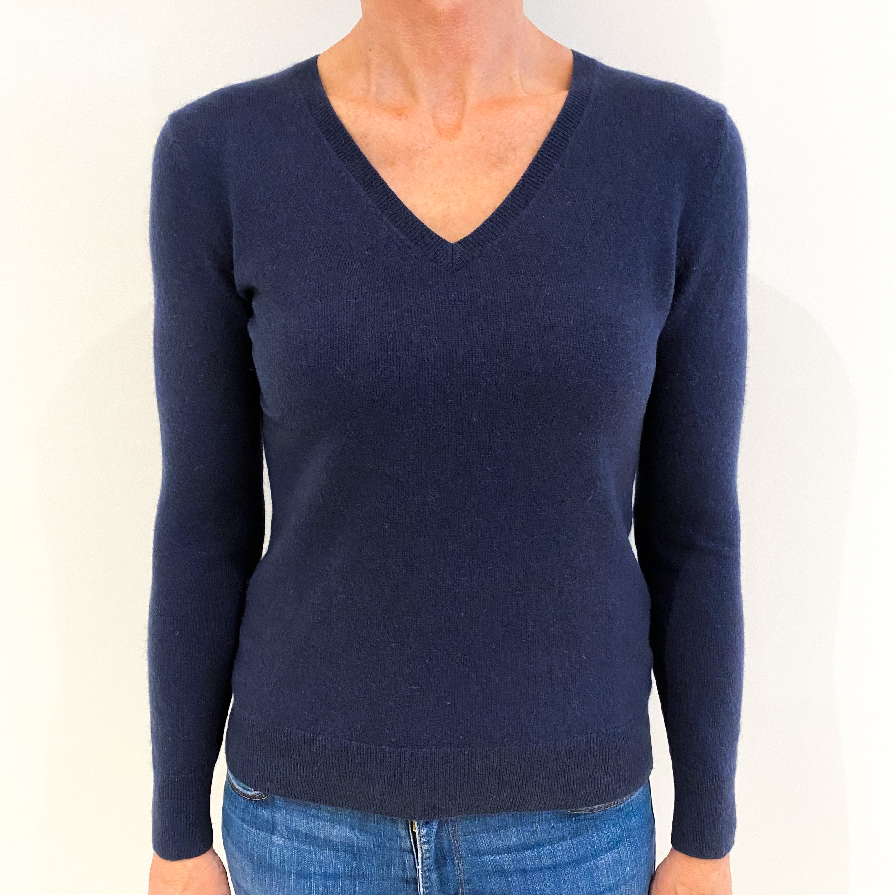 Dark Naval Blue Cashmere V-Neck Jumper Small – NEARLY NEW CASHMERE CO.