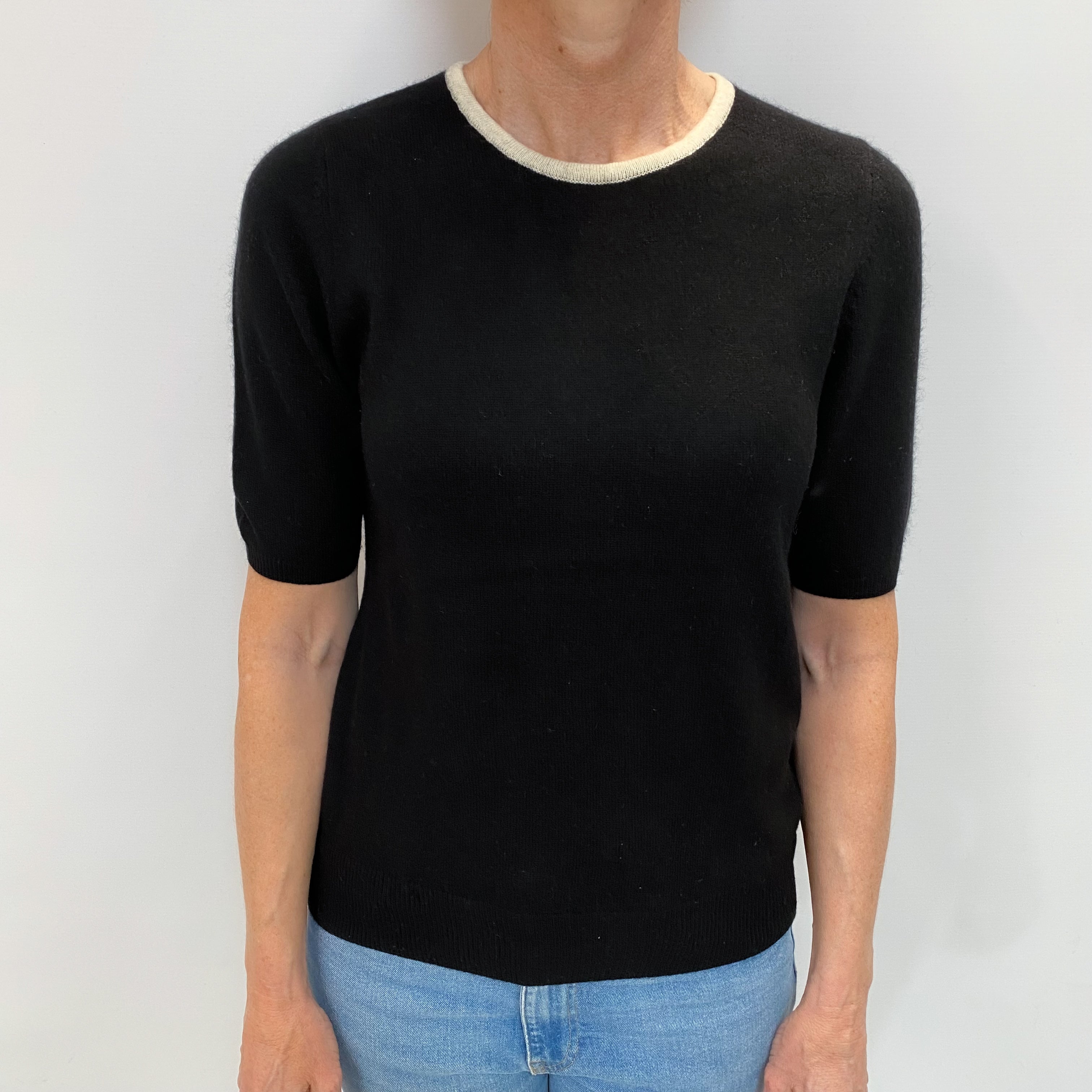 Black Cashmere Crew Neck Short Sleeved Jumper Small