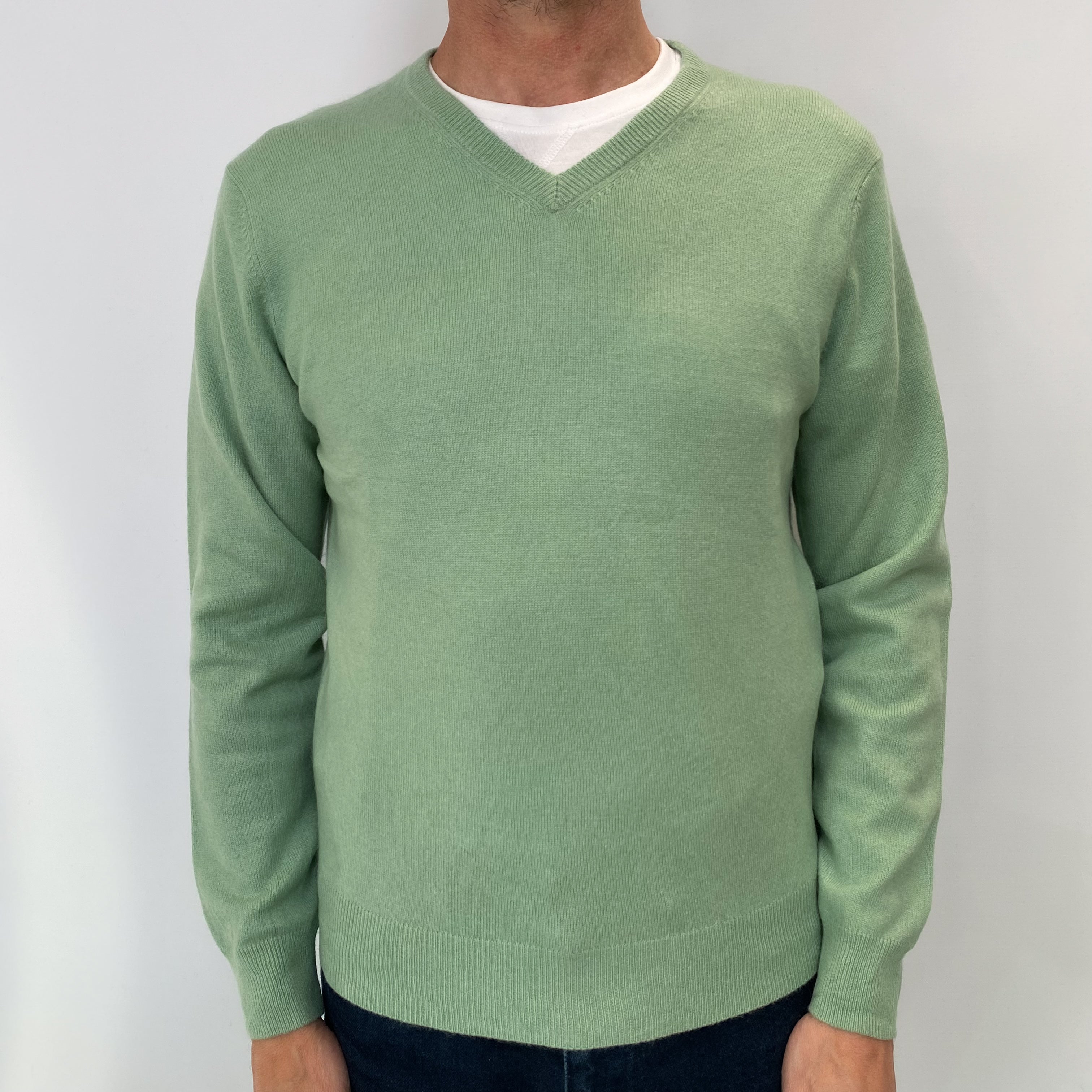 Mint Green Men's Cashmere V Neck Jumper Small