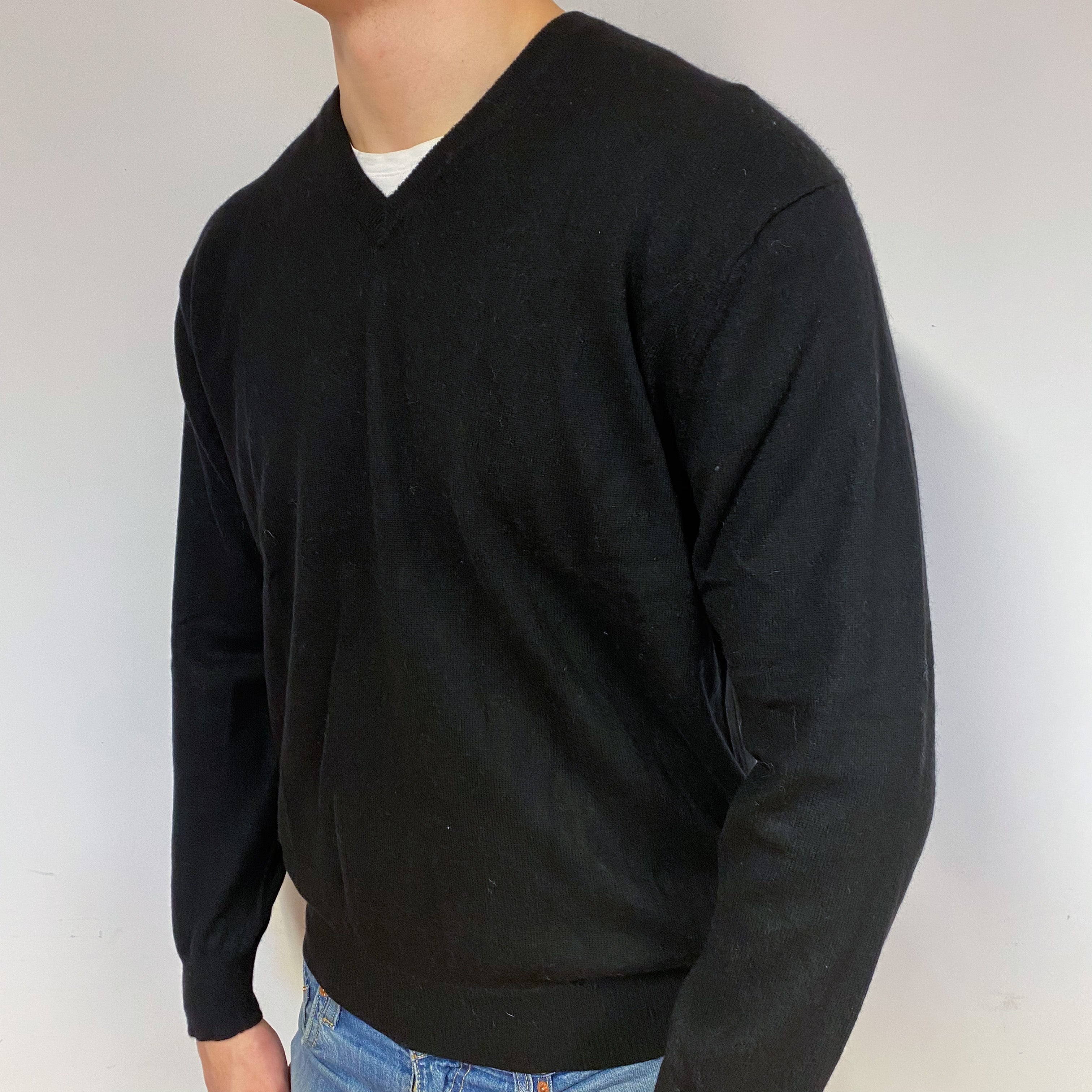 Men's Black Cashmere V-Neck Jumper Extra Large