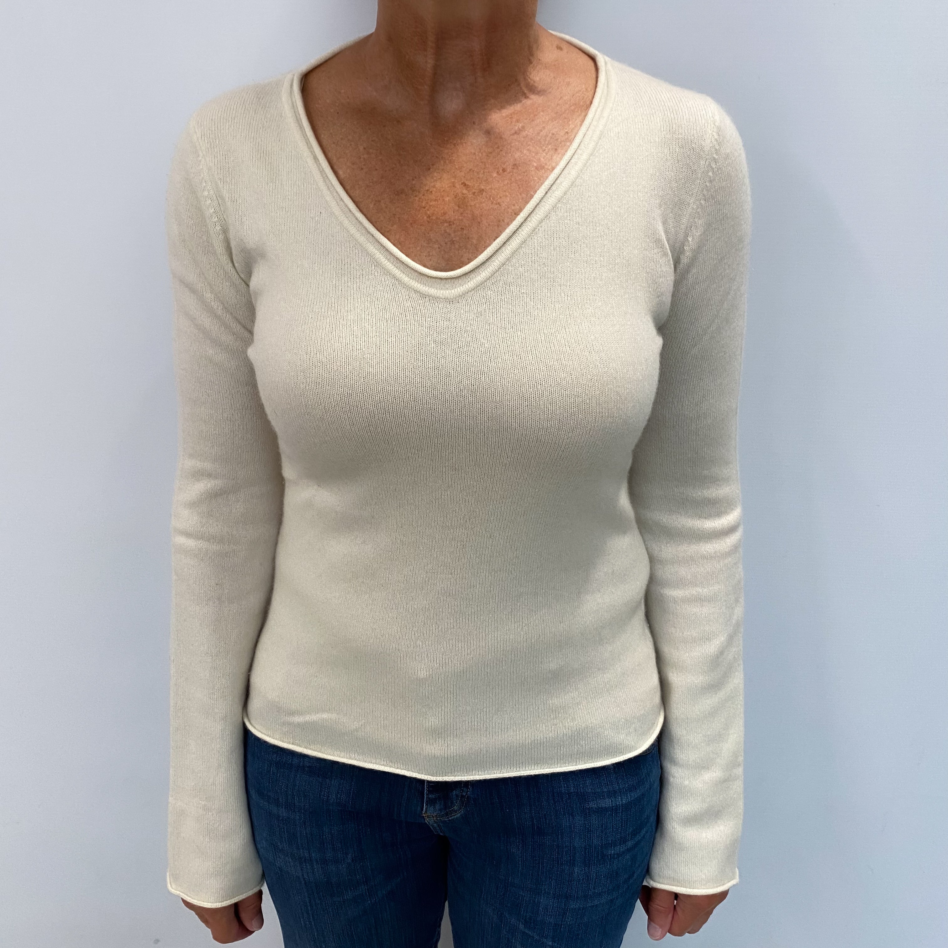 Vanilla Cream Cashmere V Neck Jumper Medium