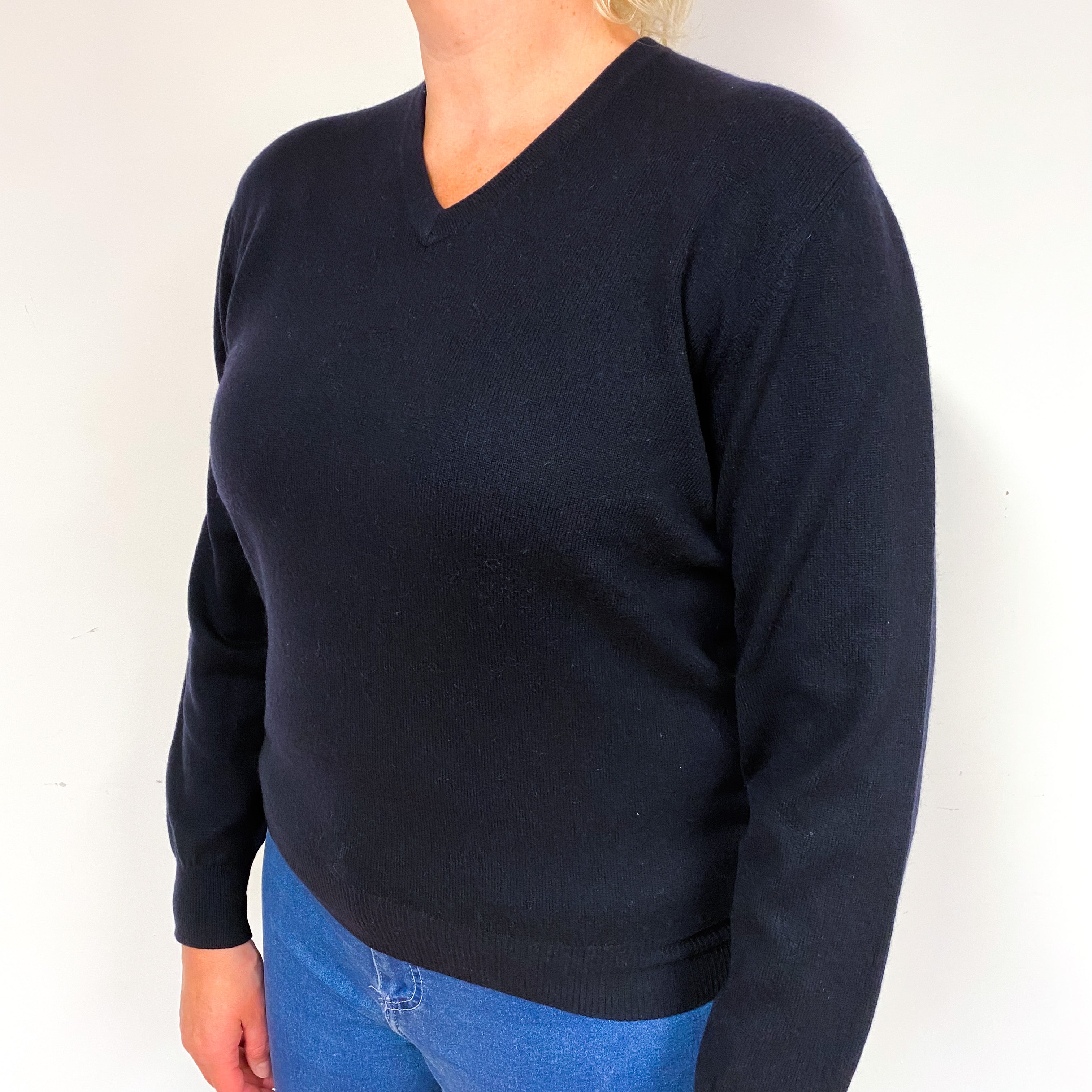 Darkest Navy Cashmere V-Neck Jumper Large