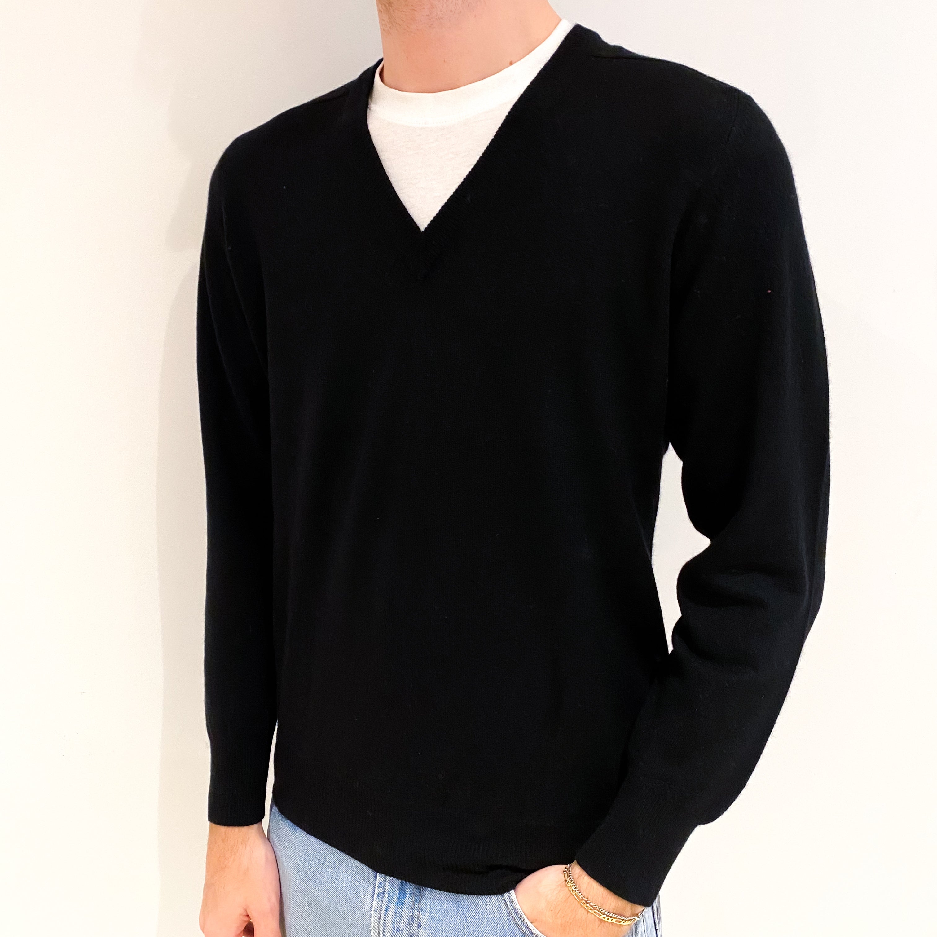 Men's Black Cashmere V Neck Jumper Medium