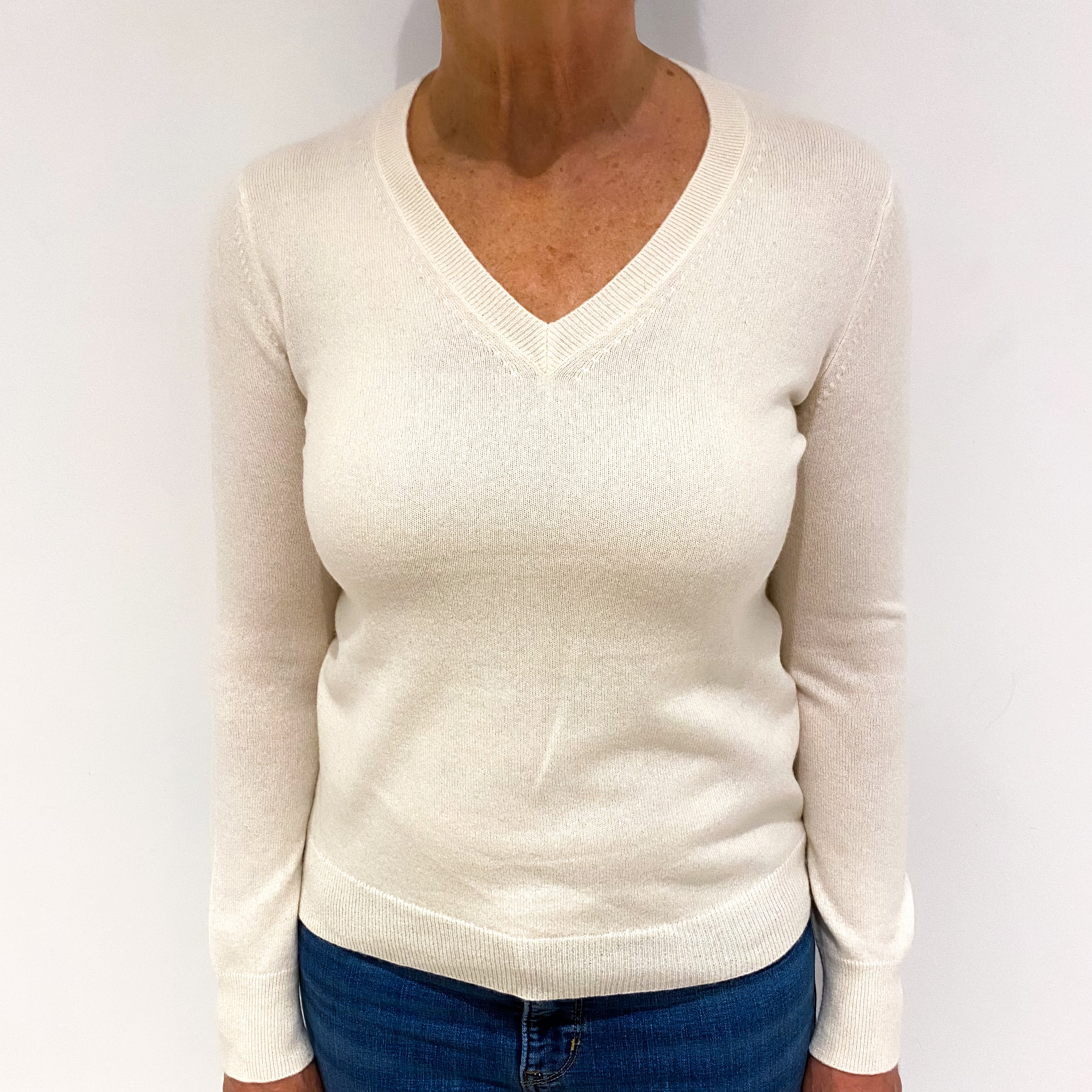 Vanilla Cream Cashmere V Neck Jumper Medium