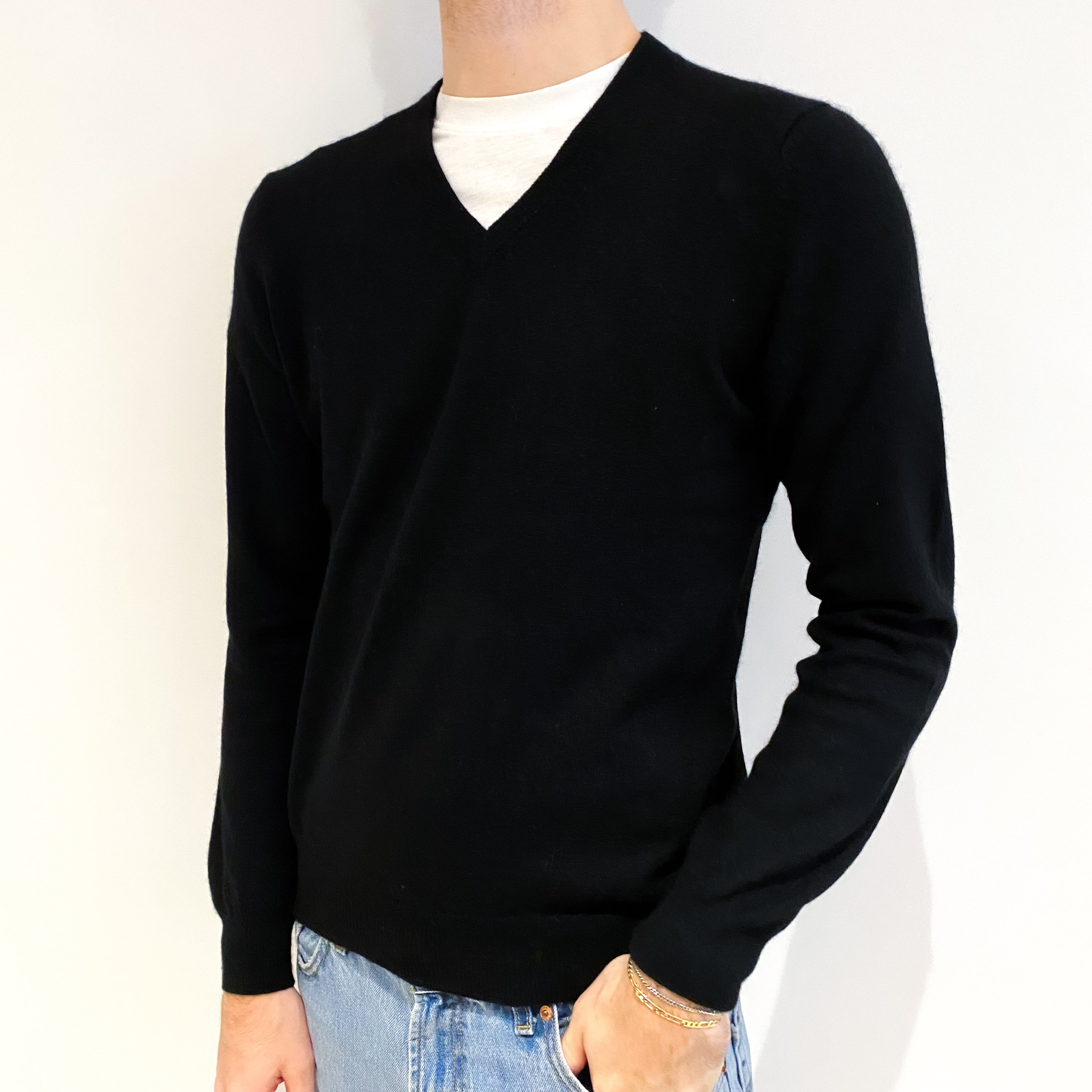 Men's Black Cashmere V Neck Jumper Medium