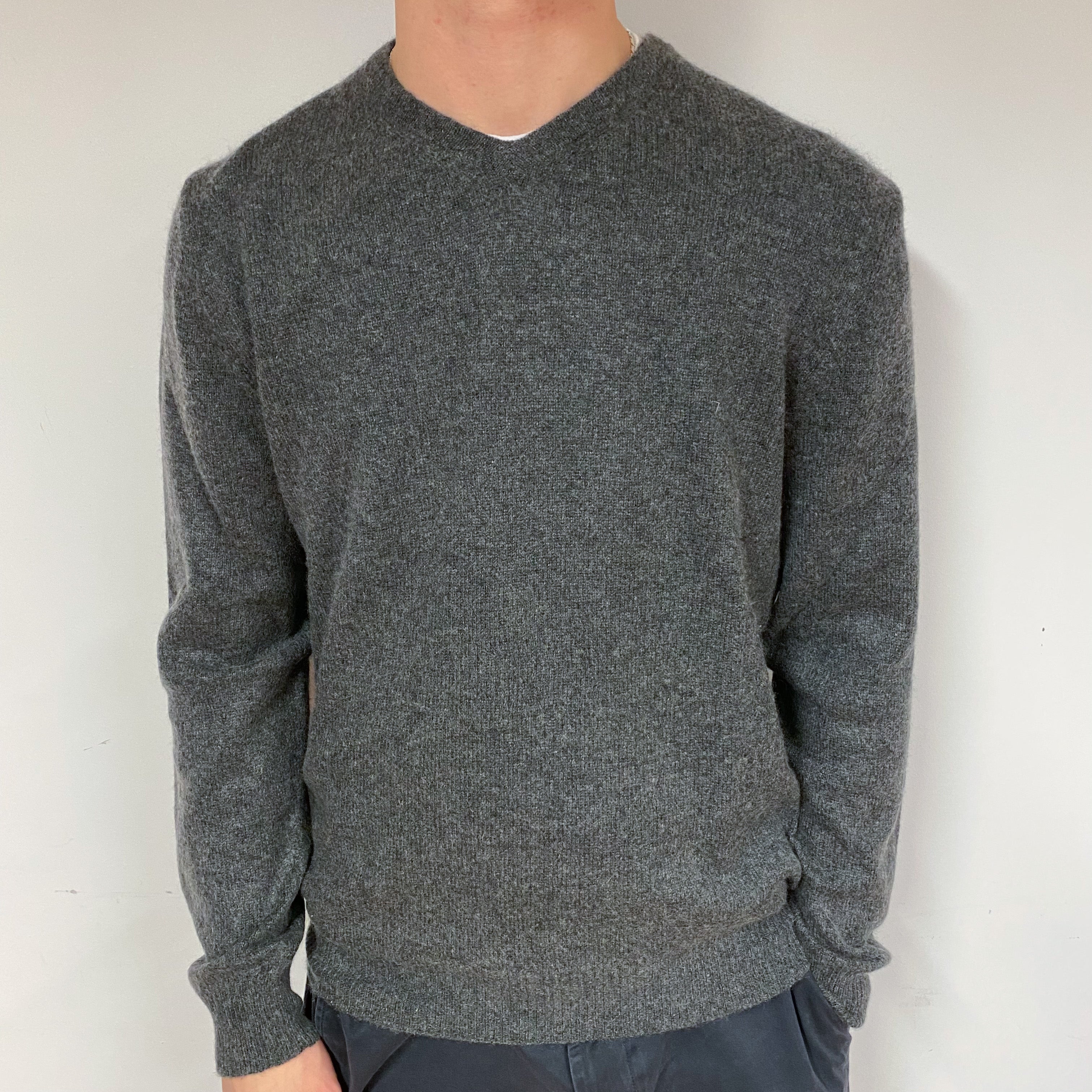 Men's Smoke Grey Cashmere V-Neck Jumper Large