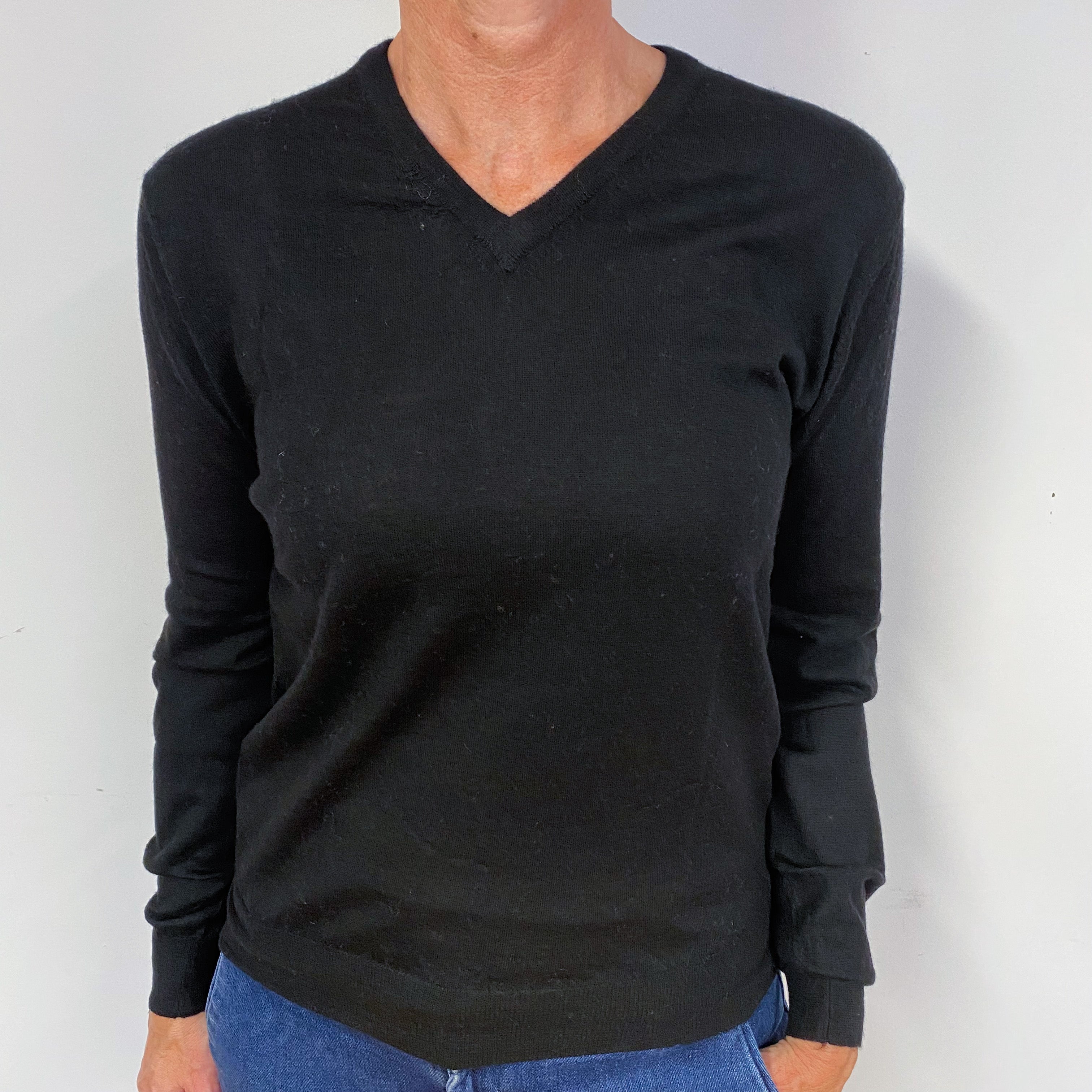 Lightweight Black Cashmere V-Neck Jumper