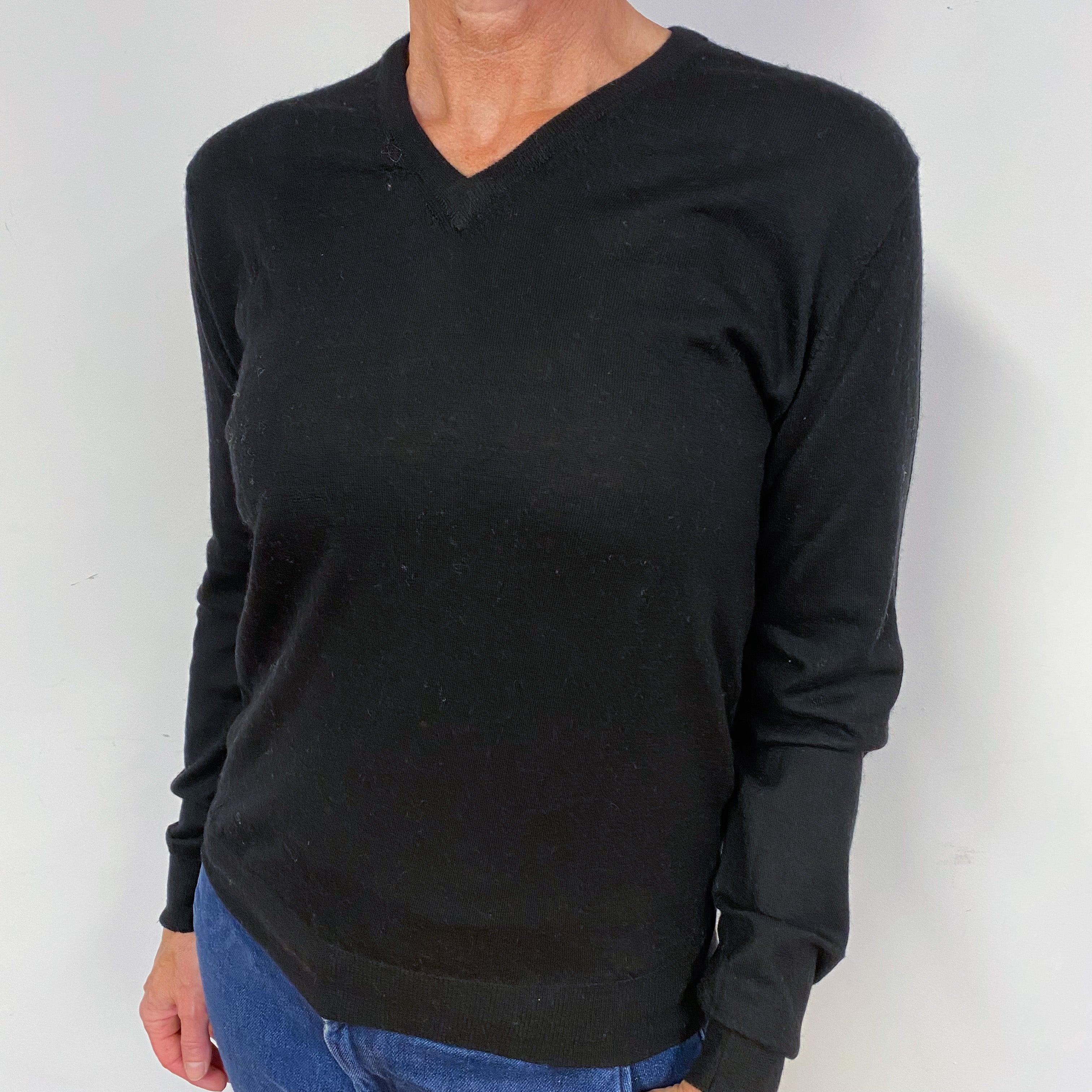 Lightweight Black Cashmere V-Neck Jumper