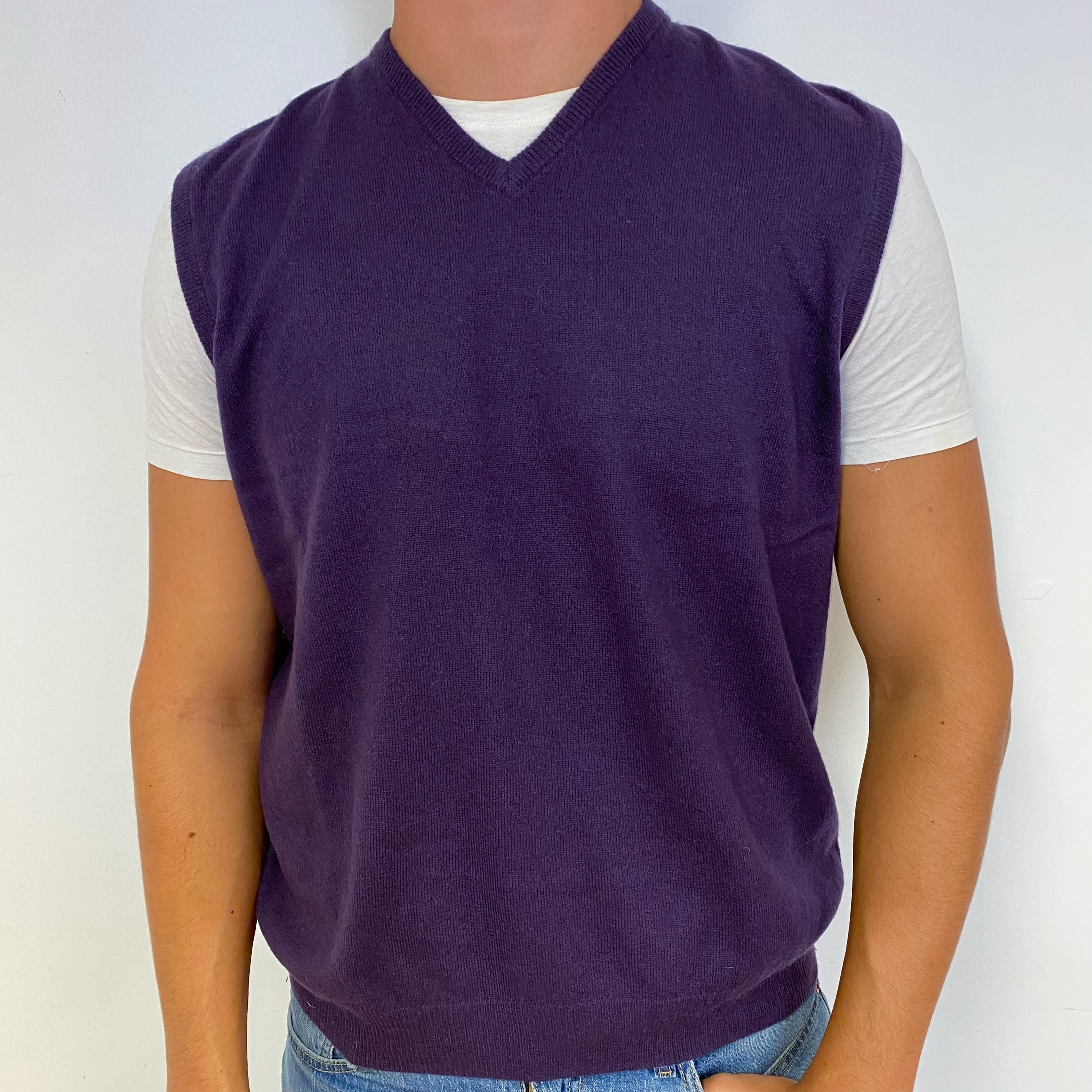 Grape Purple Men's Cashmere V-Neck Sleeveless Jumper