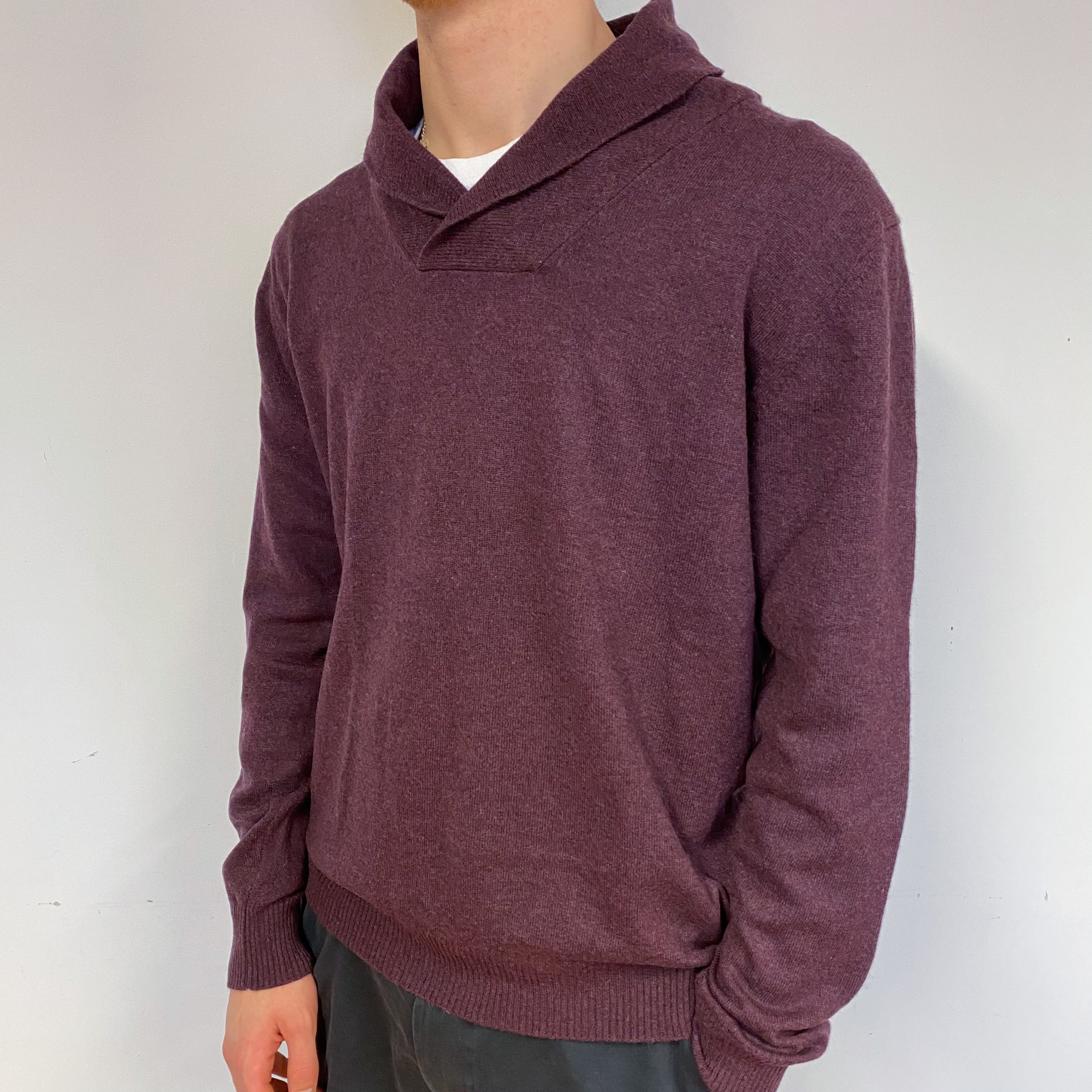 Men's Mulberry Purple Cashmere V-Neck Jumper Large