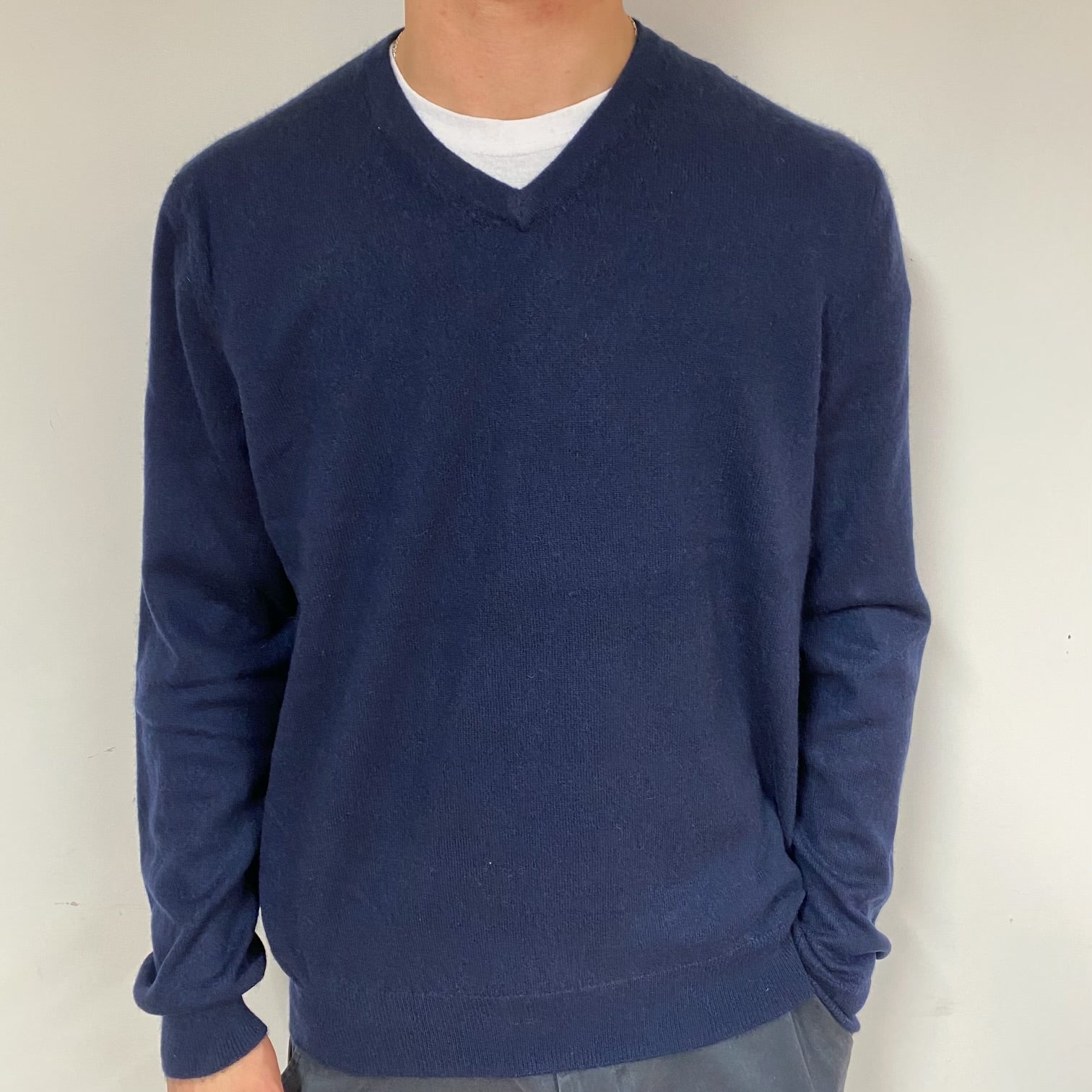 Men's  Navy Blue Cashmere V-Neck Jumper Large