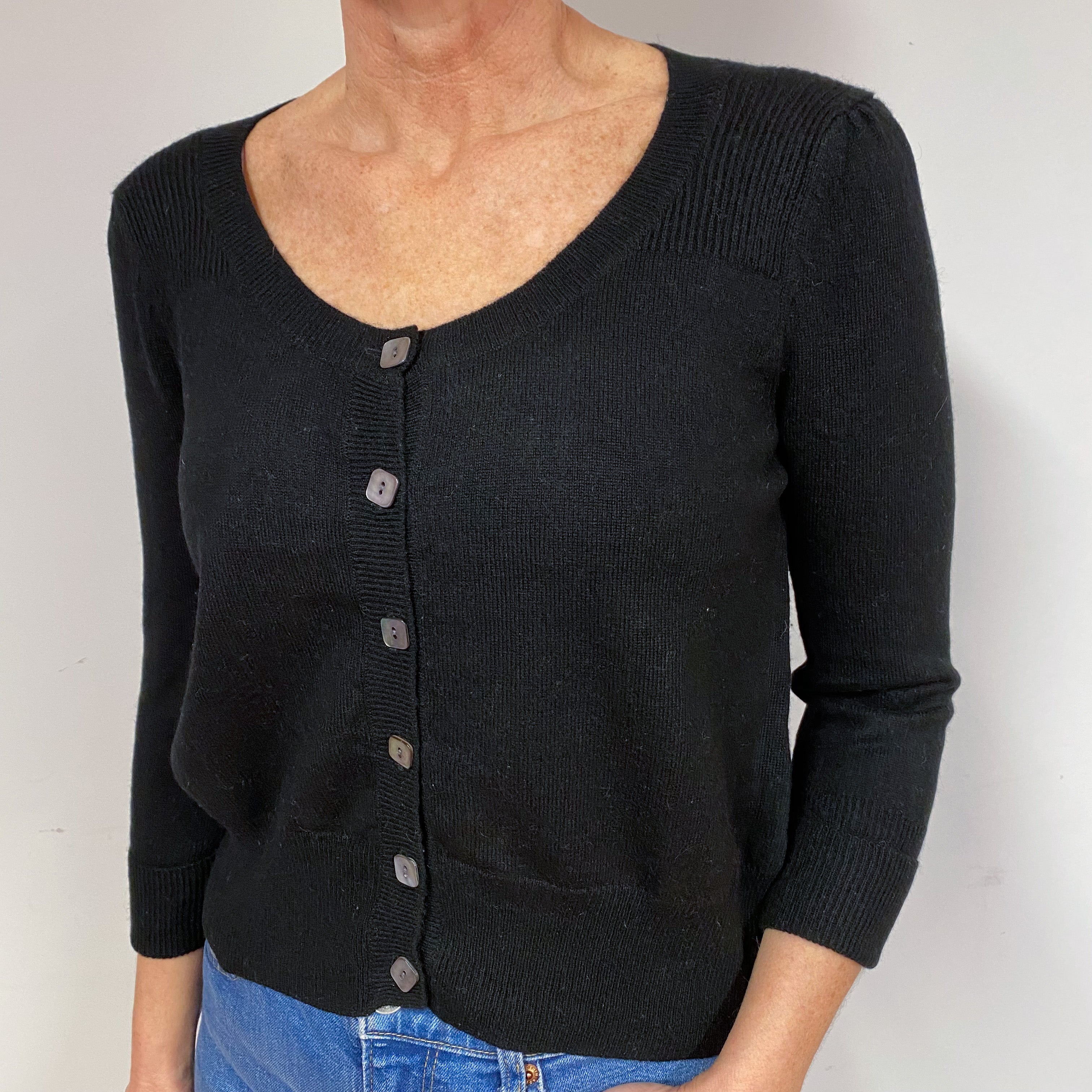 Black Cropped Cashmere Scoop Neck Cardigan Medium