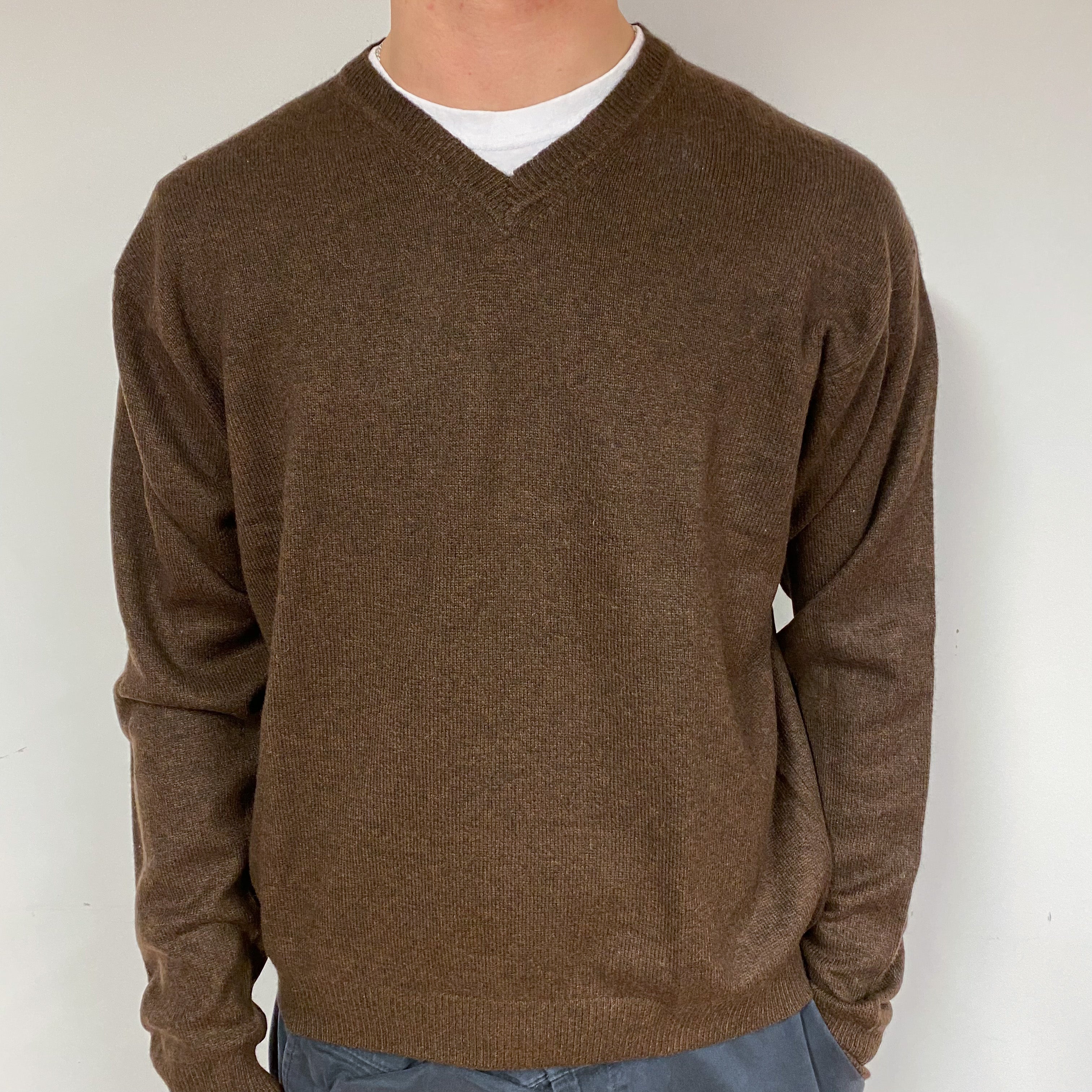 Men's Milk Chocolate Cashmere V-Neck Jumper Large