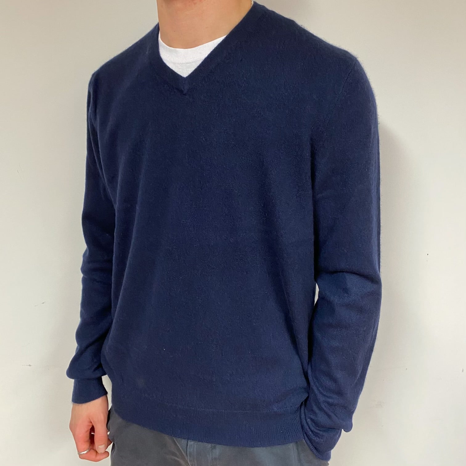 Men's  Navy Blue Cashmere V-Neck Jumper Large