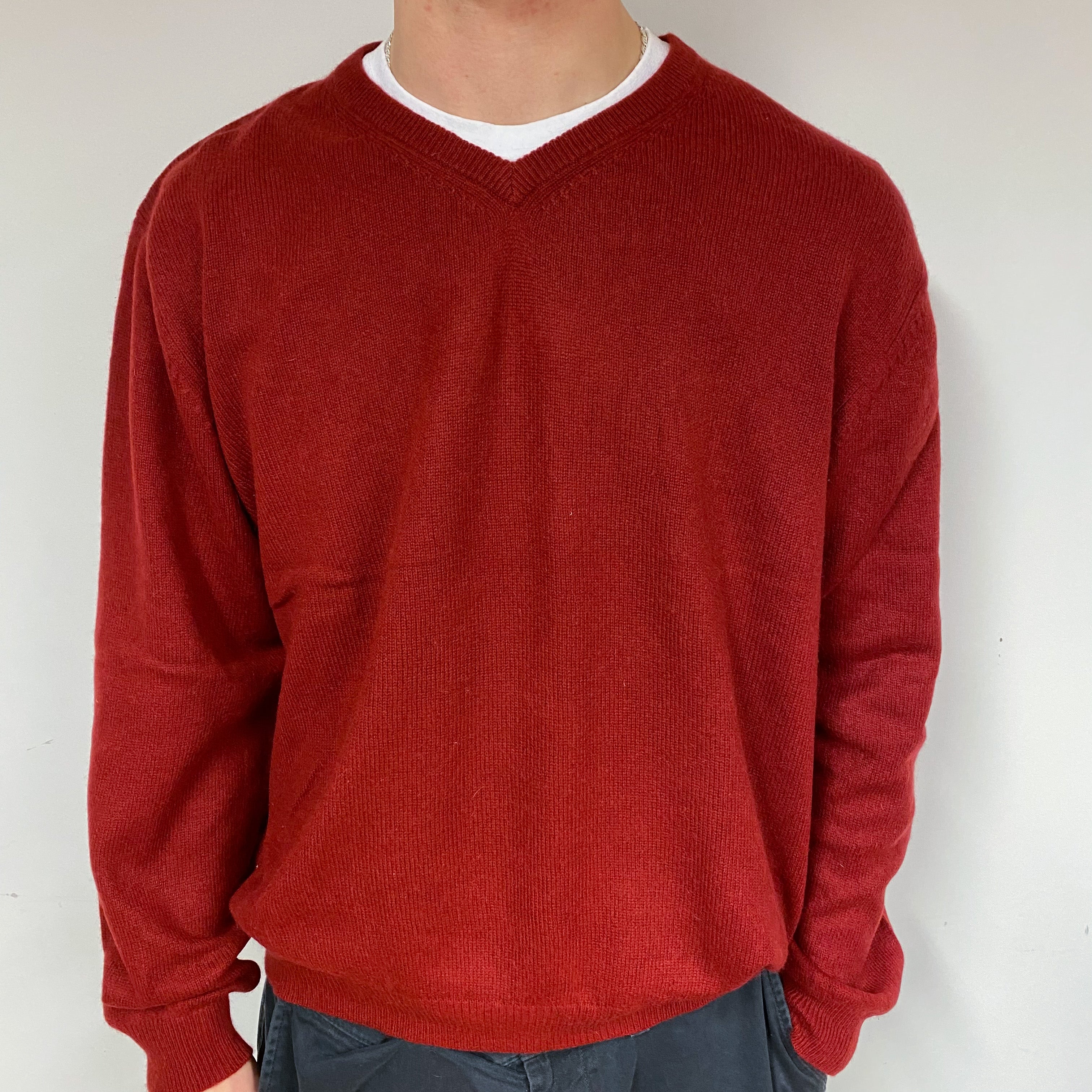 Men's Vintage Burgundy Cashmere V-Neck Jumper Large