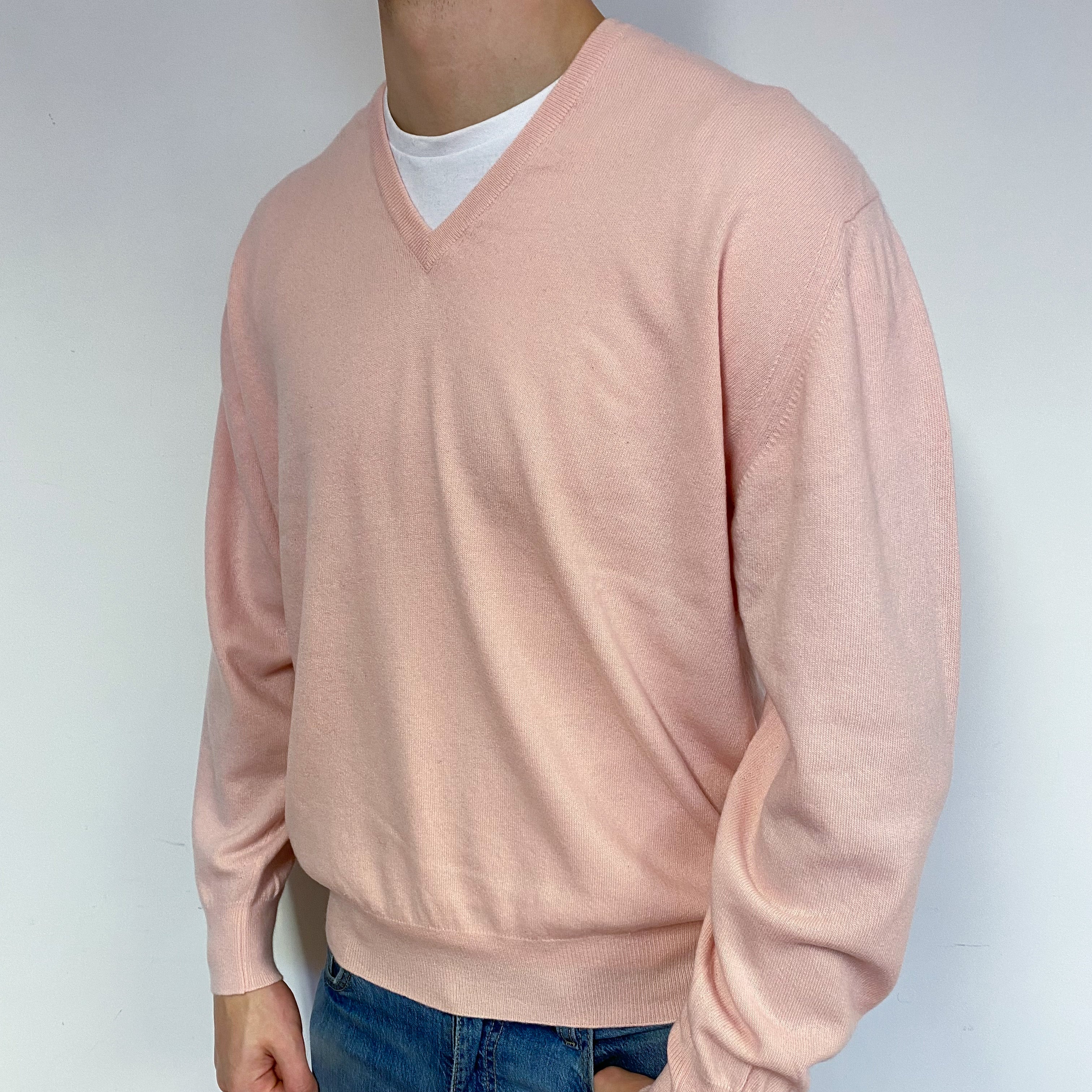 Men's Pale Pink Scottish Cashmere V-Neck Jumper XL