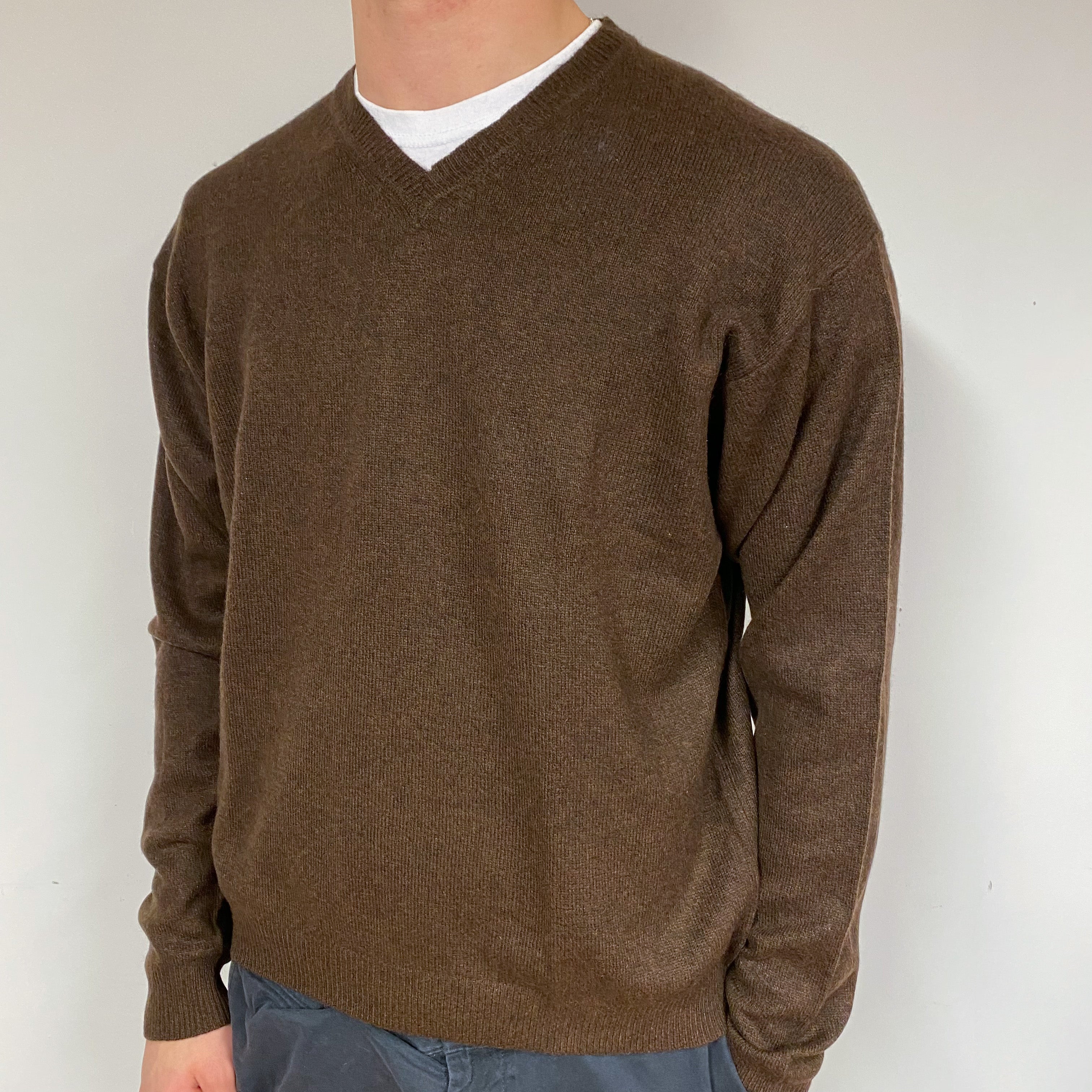 Men's Milk Chocolate Cashmere V-Neck Jumper Large