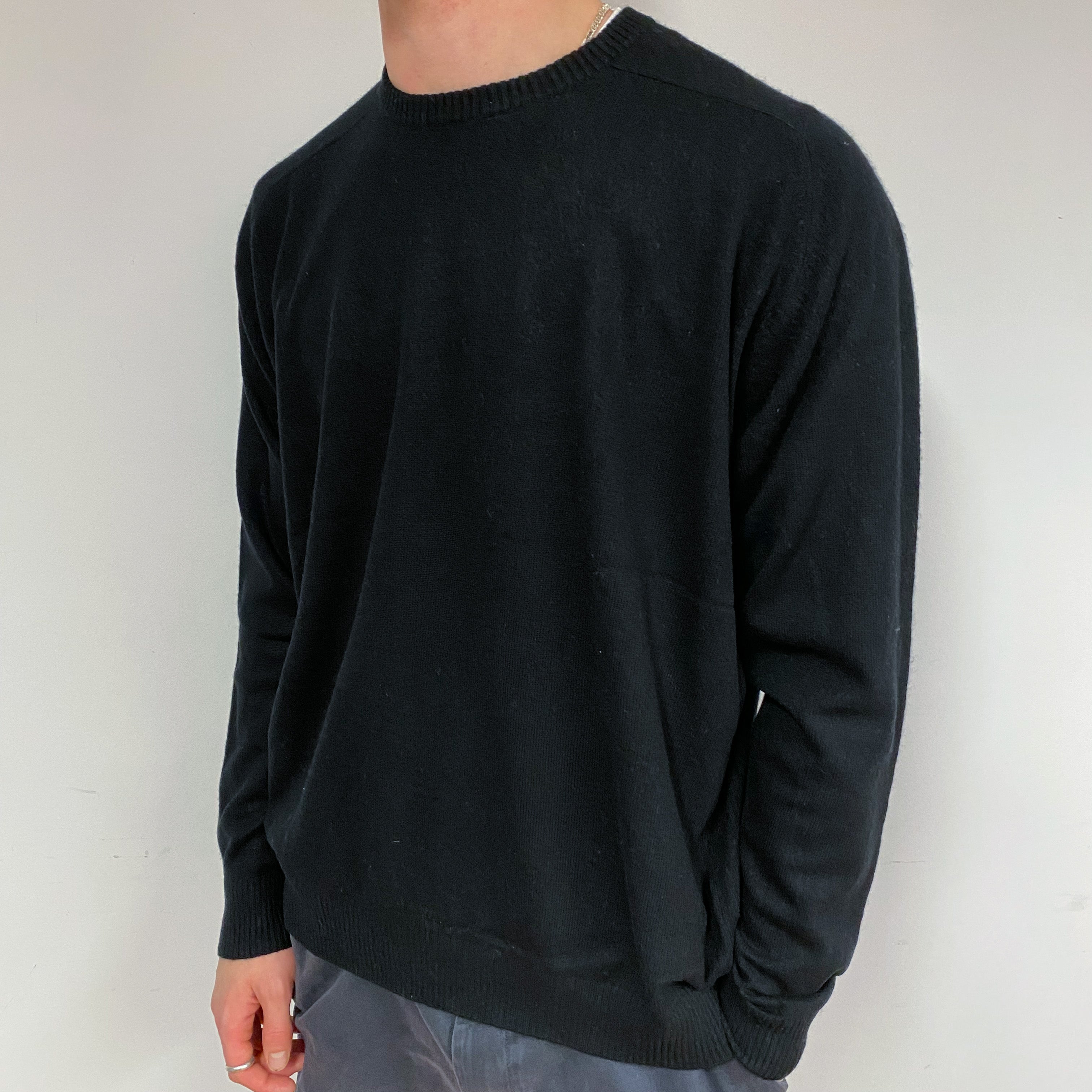 Men's Black Cashmere Crew Neck Jumper Large