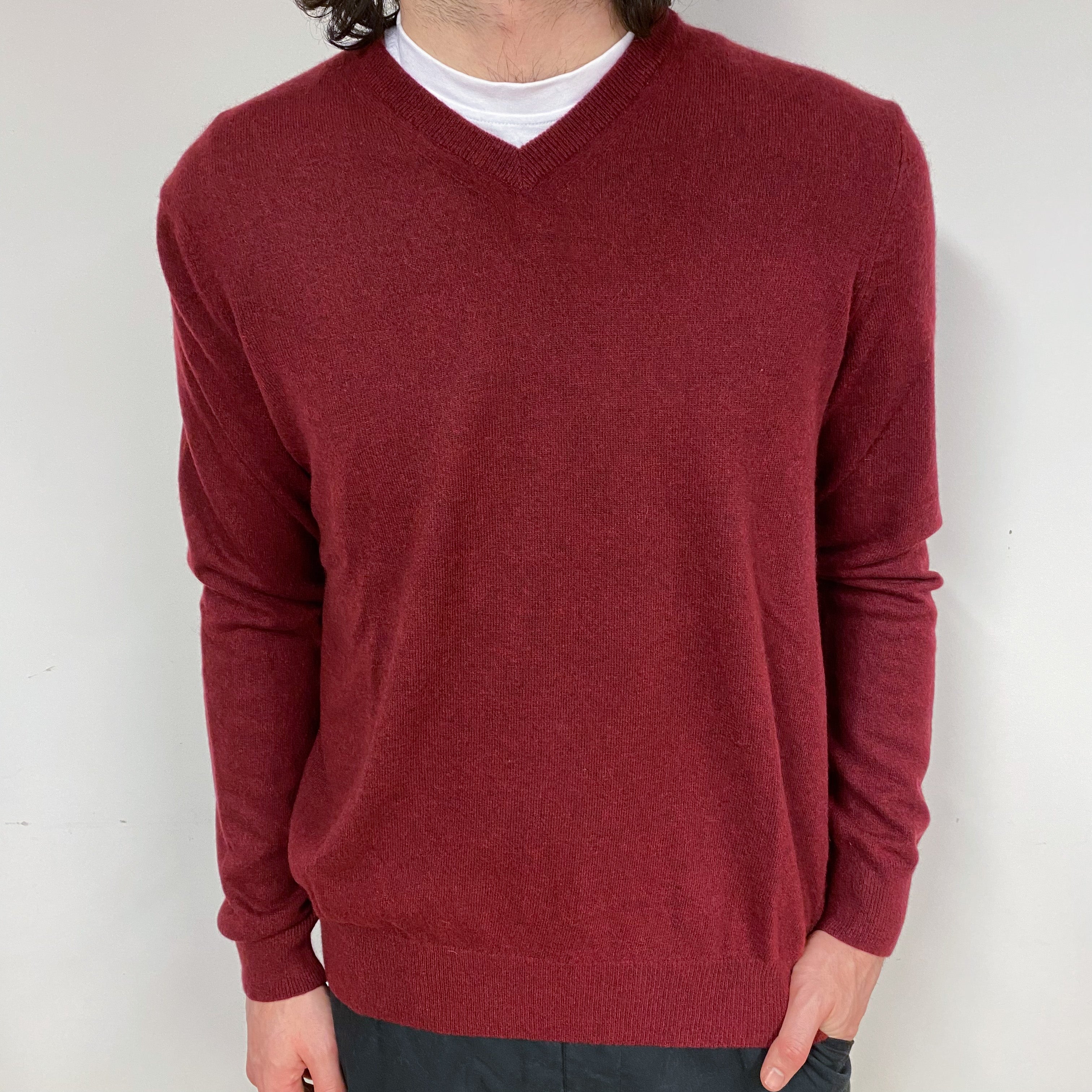 Men’s Burgundy Red Cashmere V-Neck Jumper Small