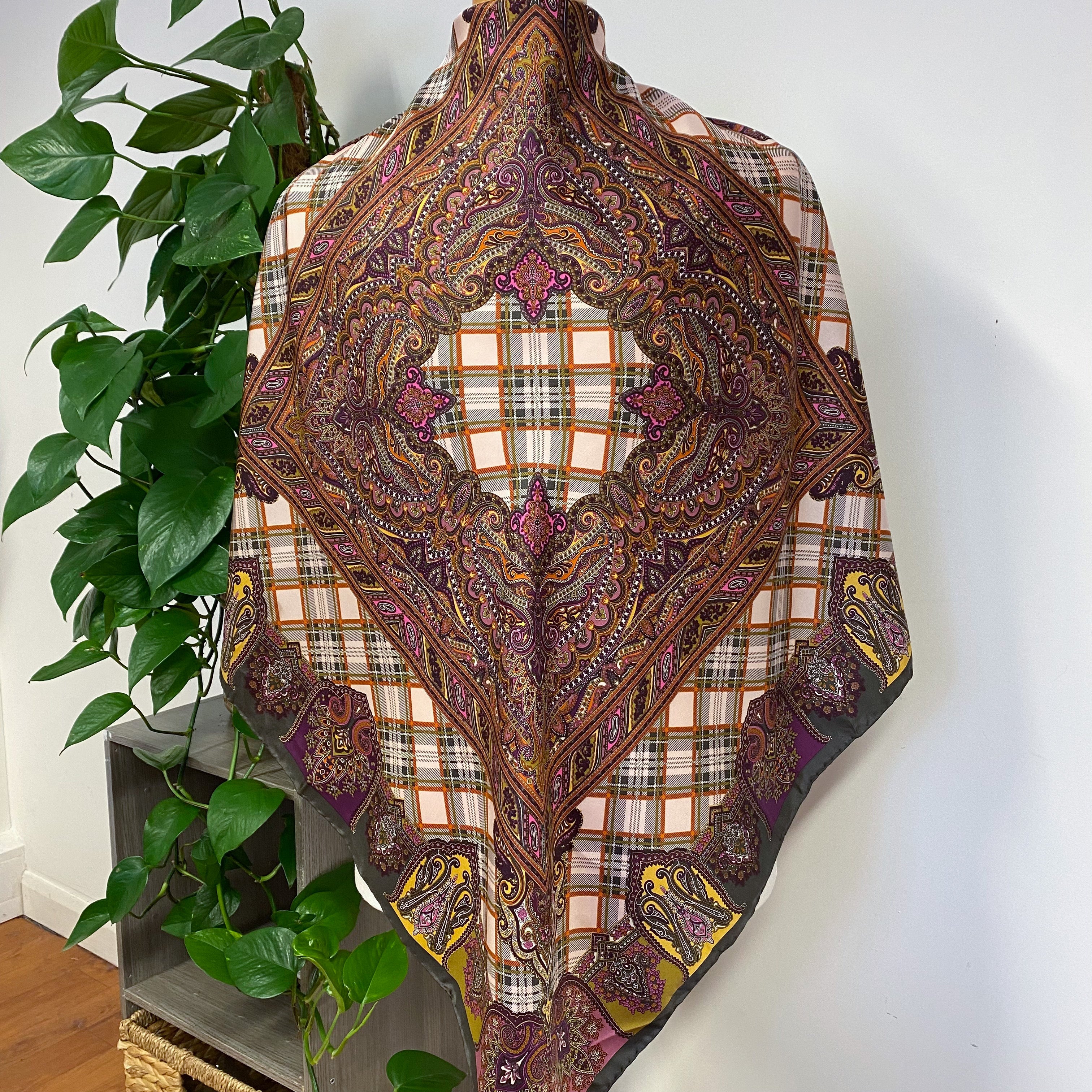 Codello Paisley Design Silk Scarf