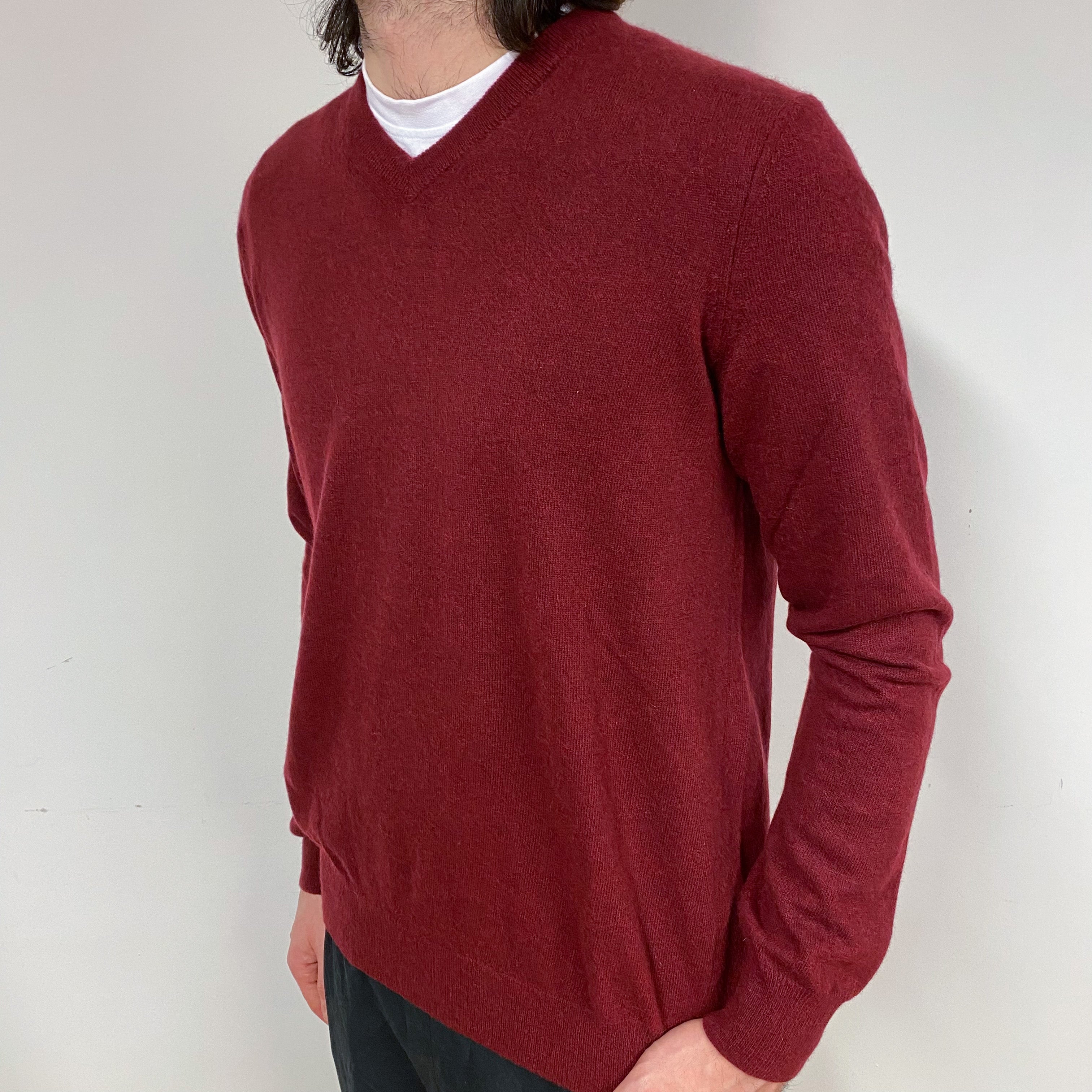 Men’s Burgundy Red Cashmere V-Neck Jumper Small