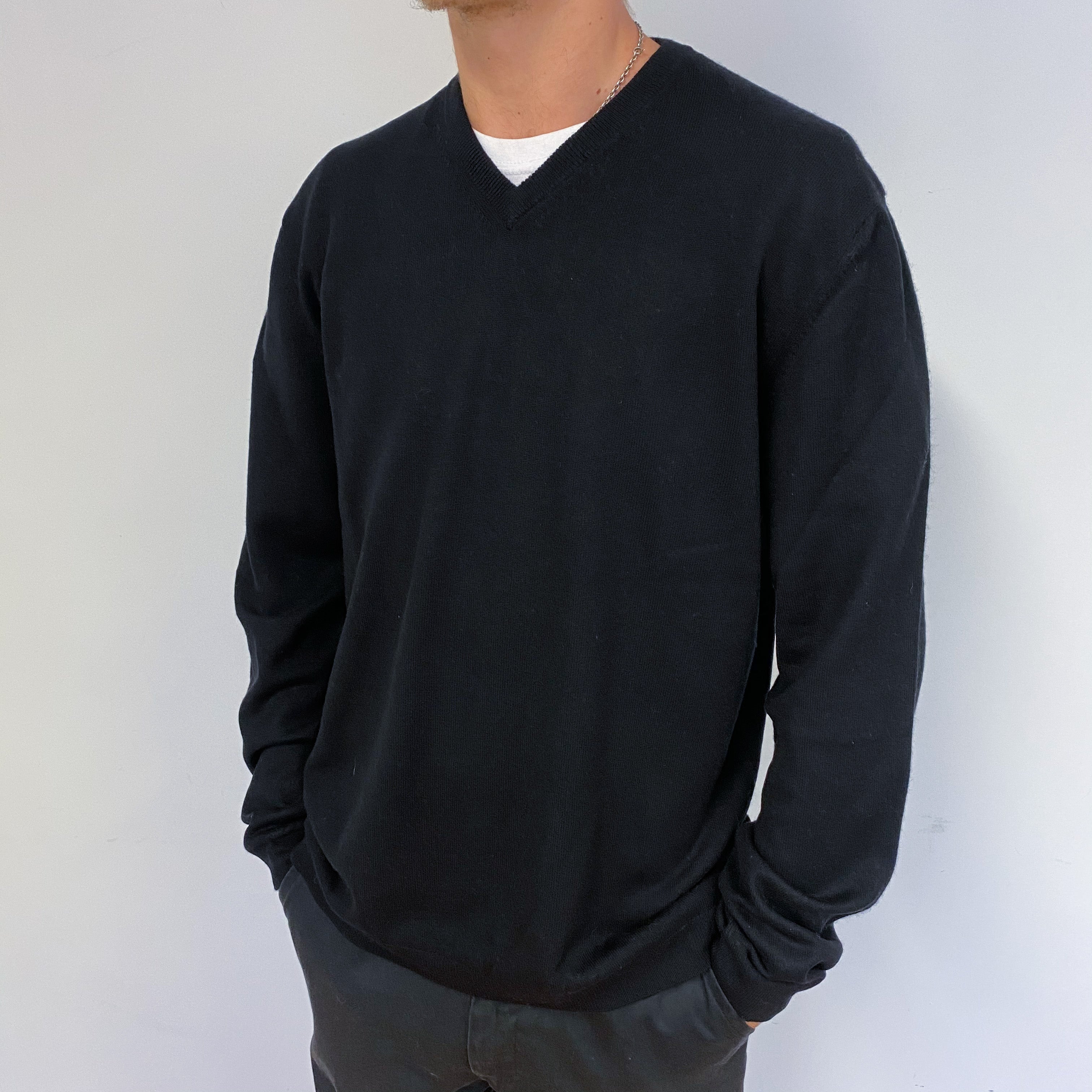 Men’s Classic Black V Neck Jumper Large