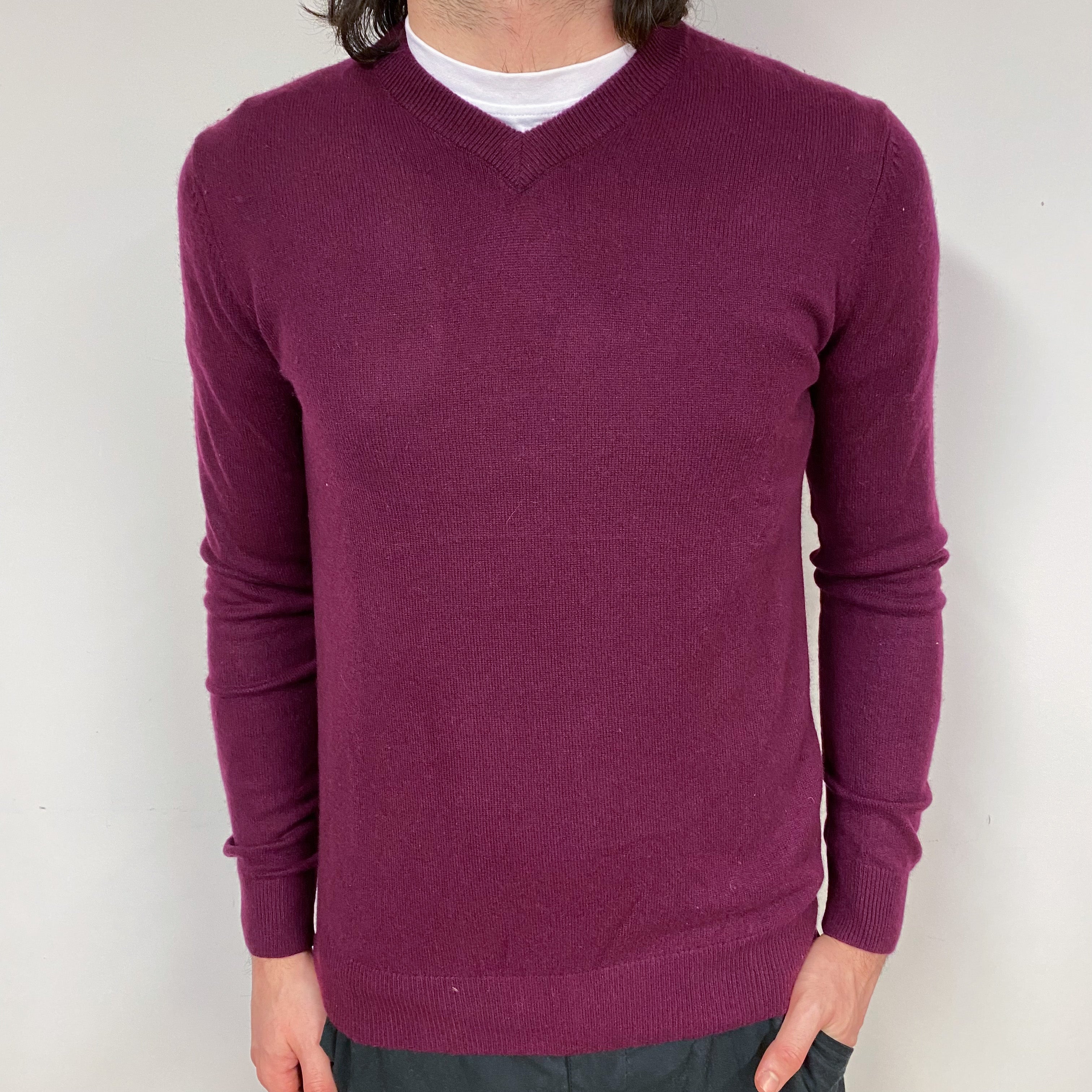 Men’s Burgundy Red Cashmere  V-Neck Jumper Small