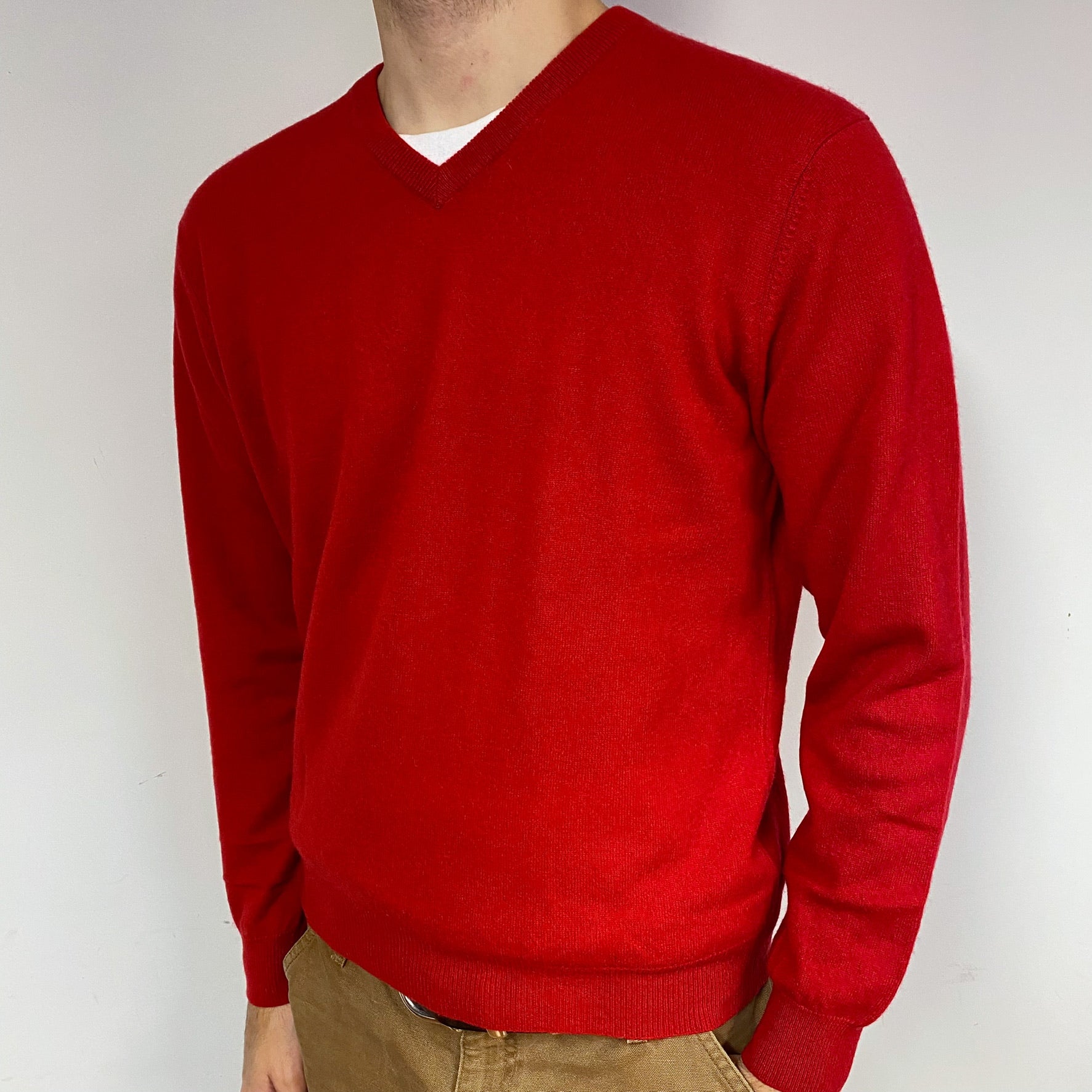 Men's Scarlett Red Cashmere V-Neck Jumper Medium