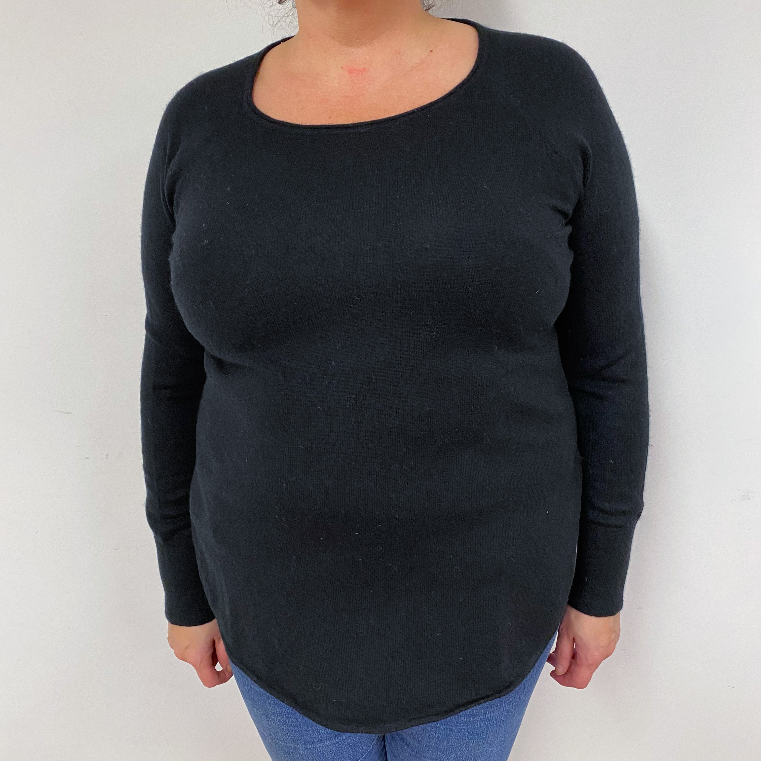 Black Scooped Hem Cashmere Crew Neck Jumper Extra Large