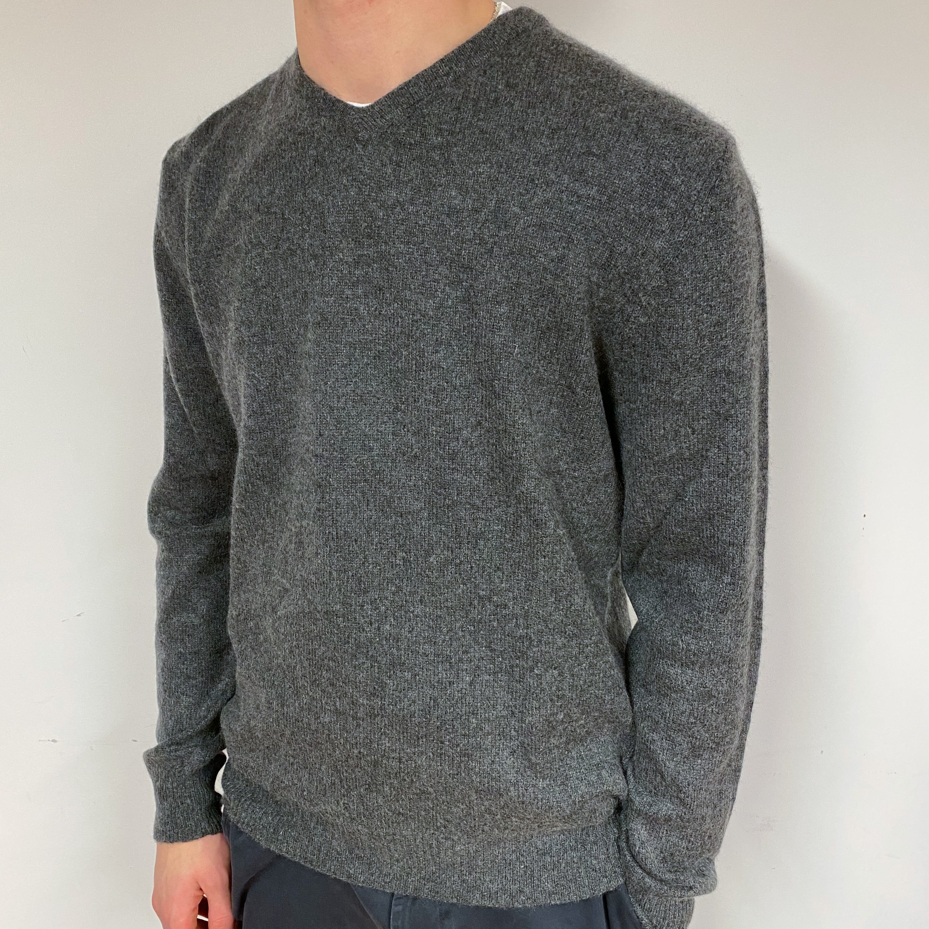 Men's Smoke Grey Cashmere V-Neck Jumper Large