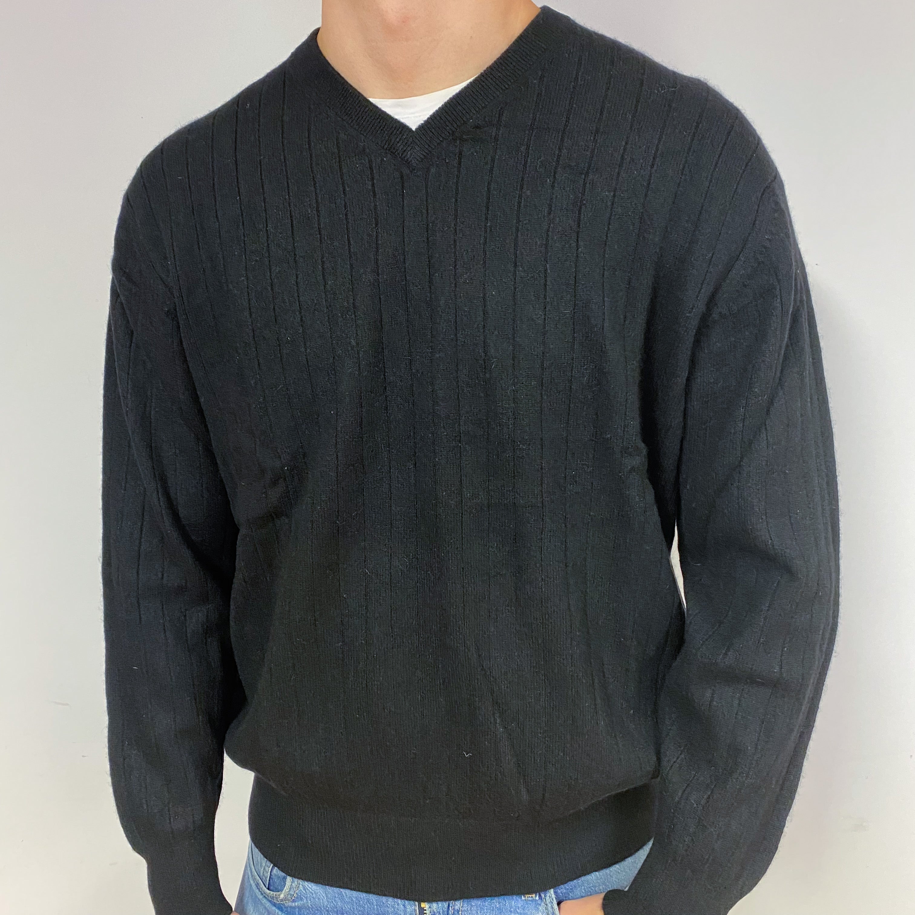 Men's Black Ribbed Cashmere V-Neck Jumper Extra Extra Large – NEARLY ...